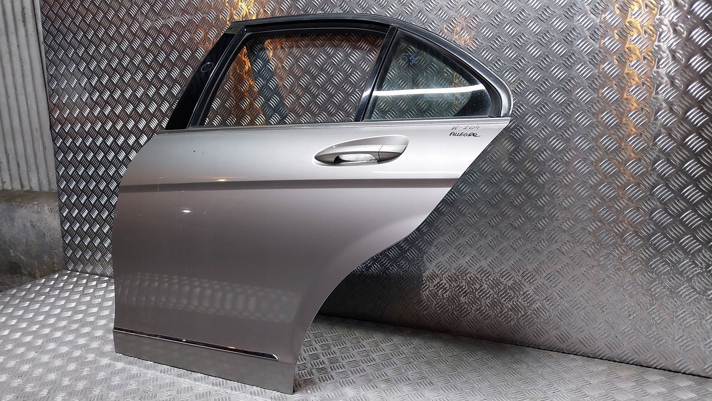 Tür heck links MERCEDES C-KLASA W204 07