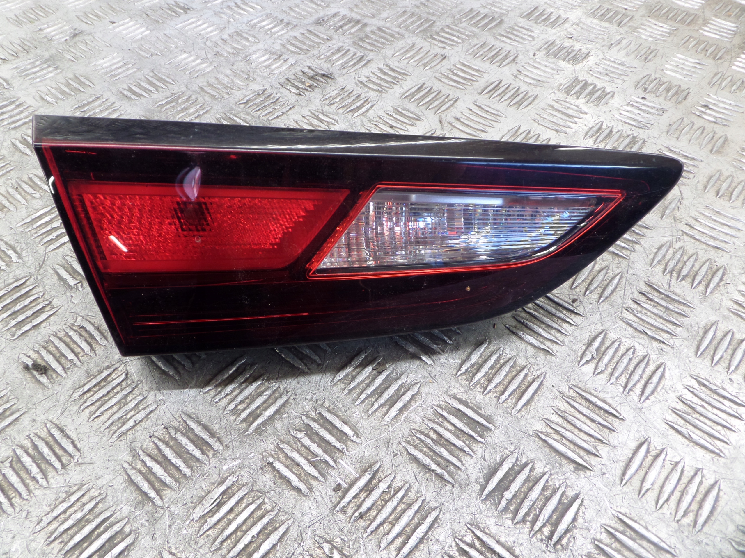 OPEL ASTRA V K HB light rear 39032992
