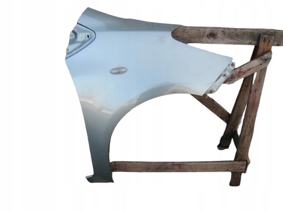 TOYOTA YARIS 2 II 05-11 BŁOTNIK PRAWY PRZÓD