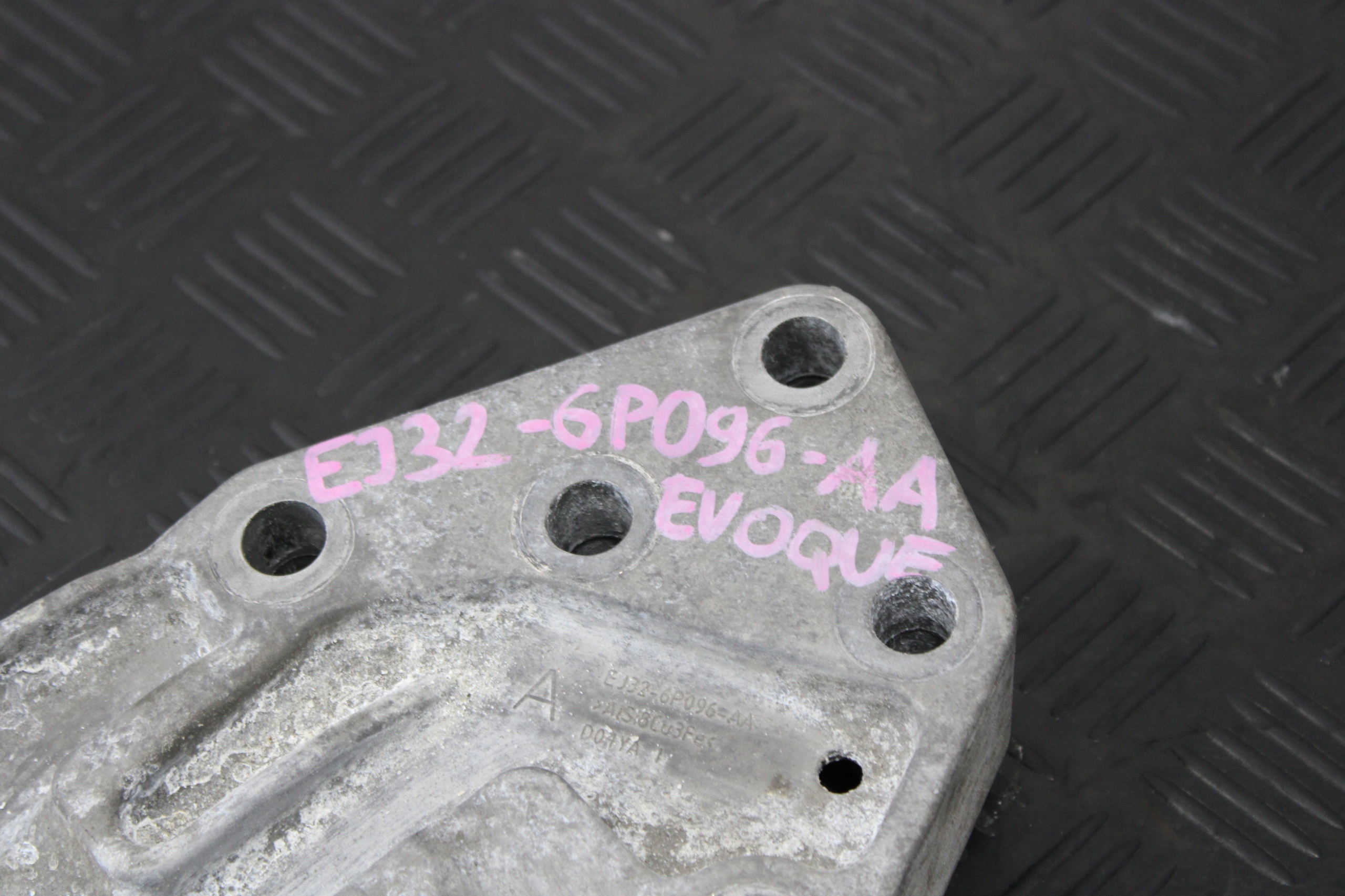 supporto staffa EVOQUE L538 EJ32-6P096-AA