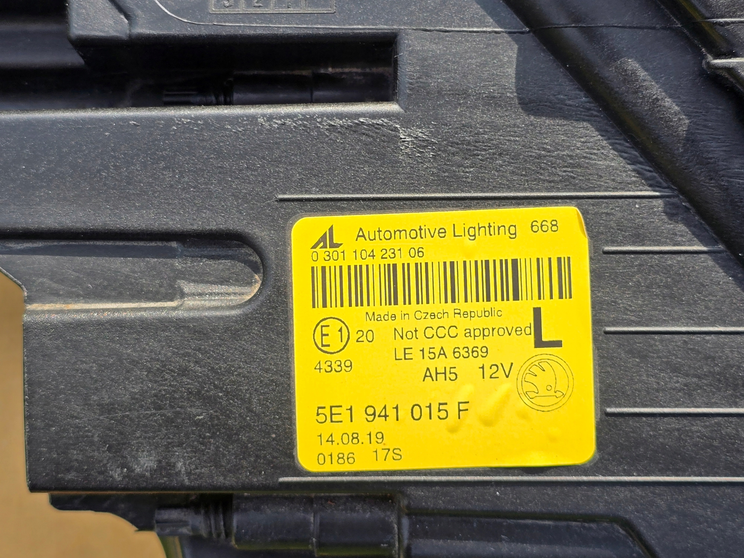SKODA OCTAVIA III рестайлинг фара левая full led европа 5E1941015D