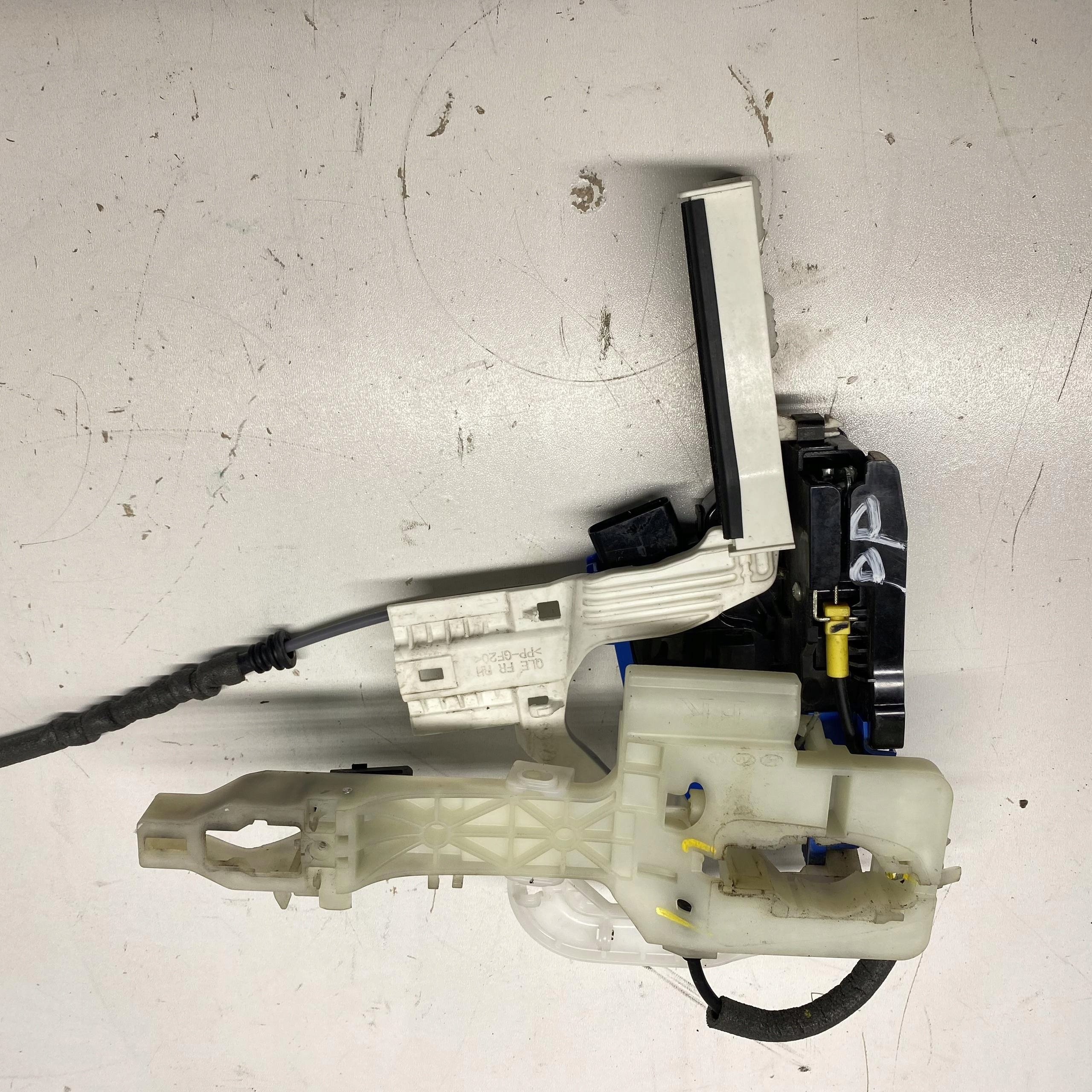 lock door right front KIA SPORTAGE IV 15-21 OE