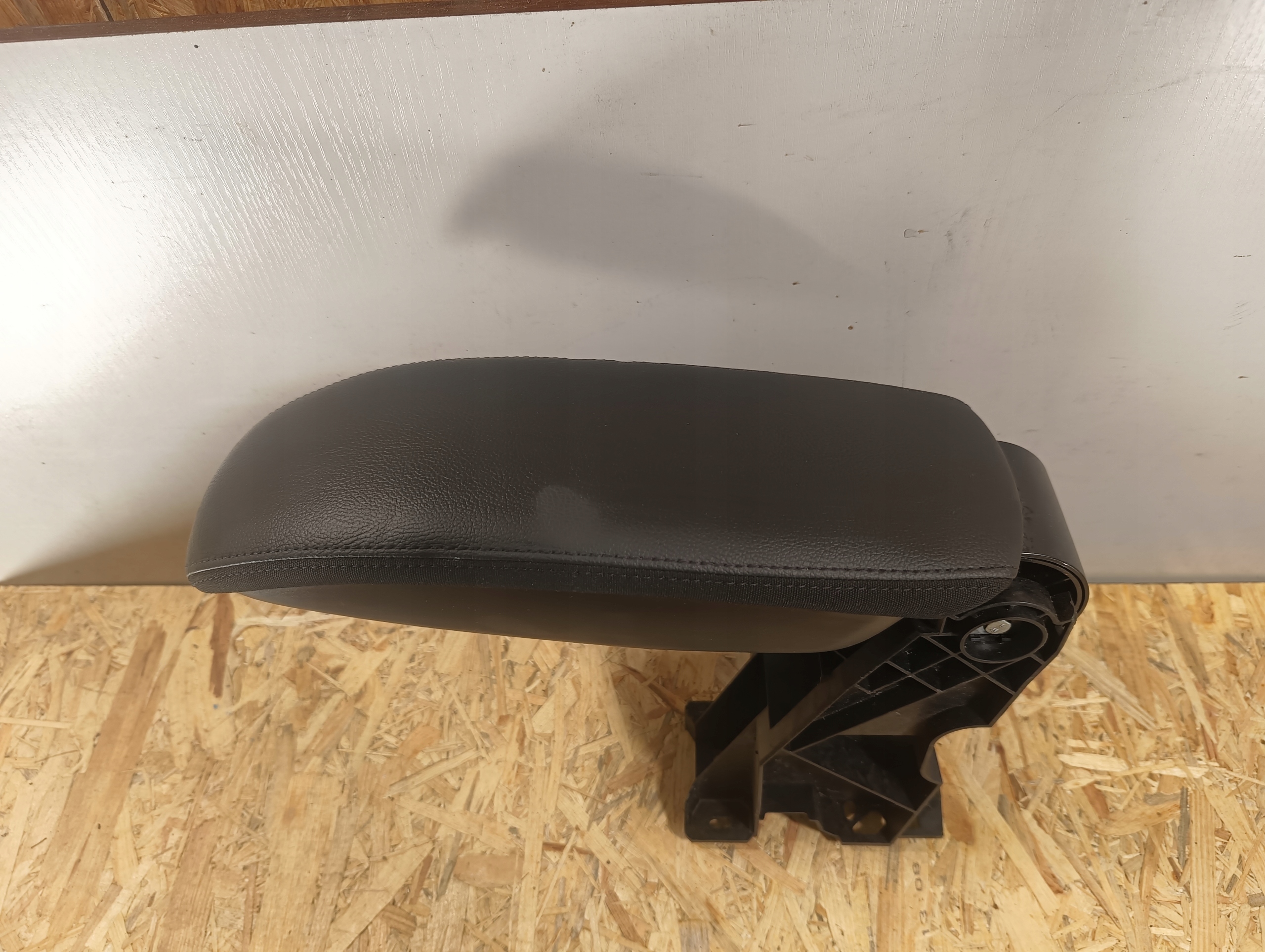 armrest CITROEN DS3 and 10003476