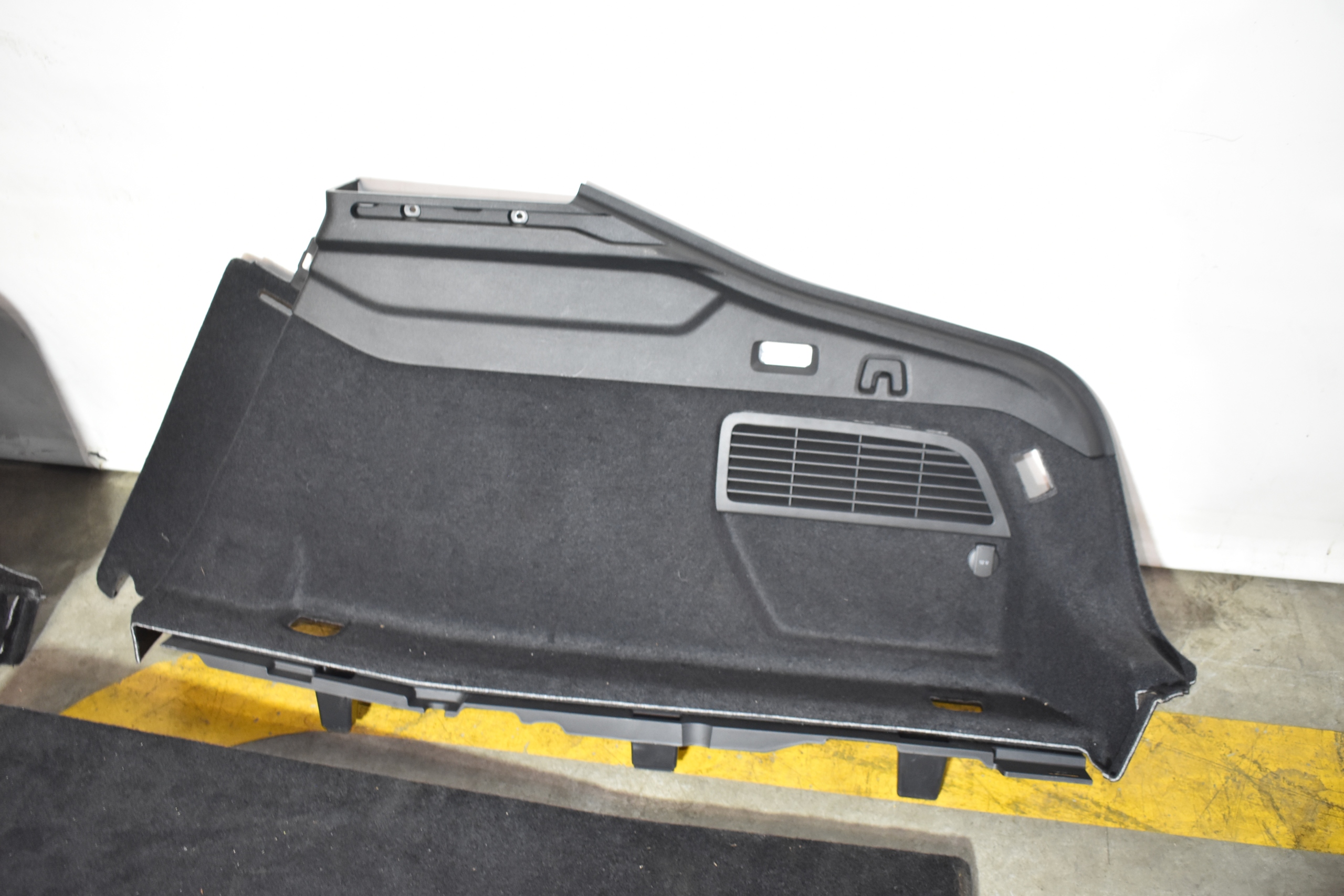 IDEALNY boot KPL. upholstery AUDI A5 B10 sedan 1
