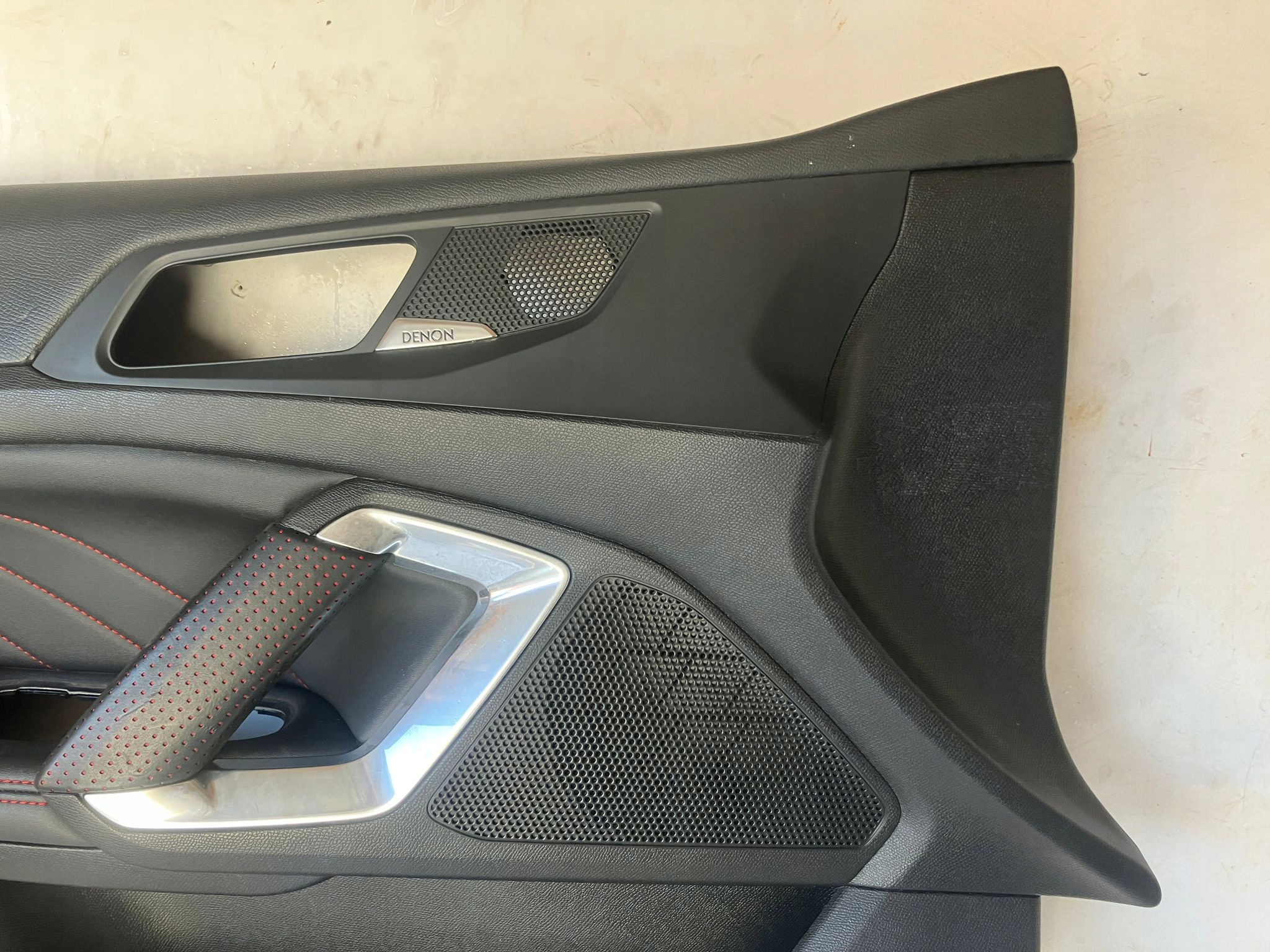 side door left front PEUGEOT 308 T9 GT LINE red NIC leather DENON