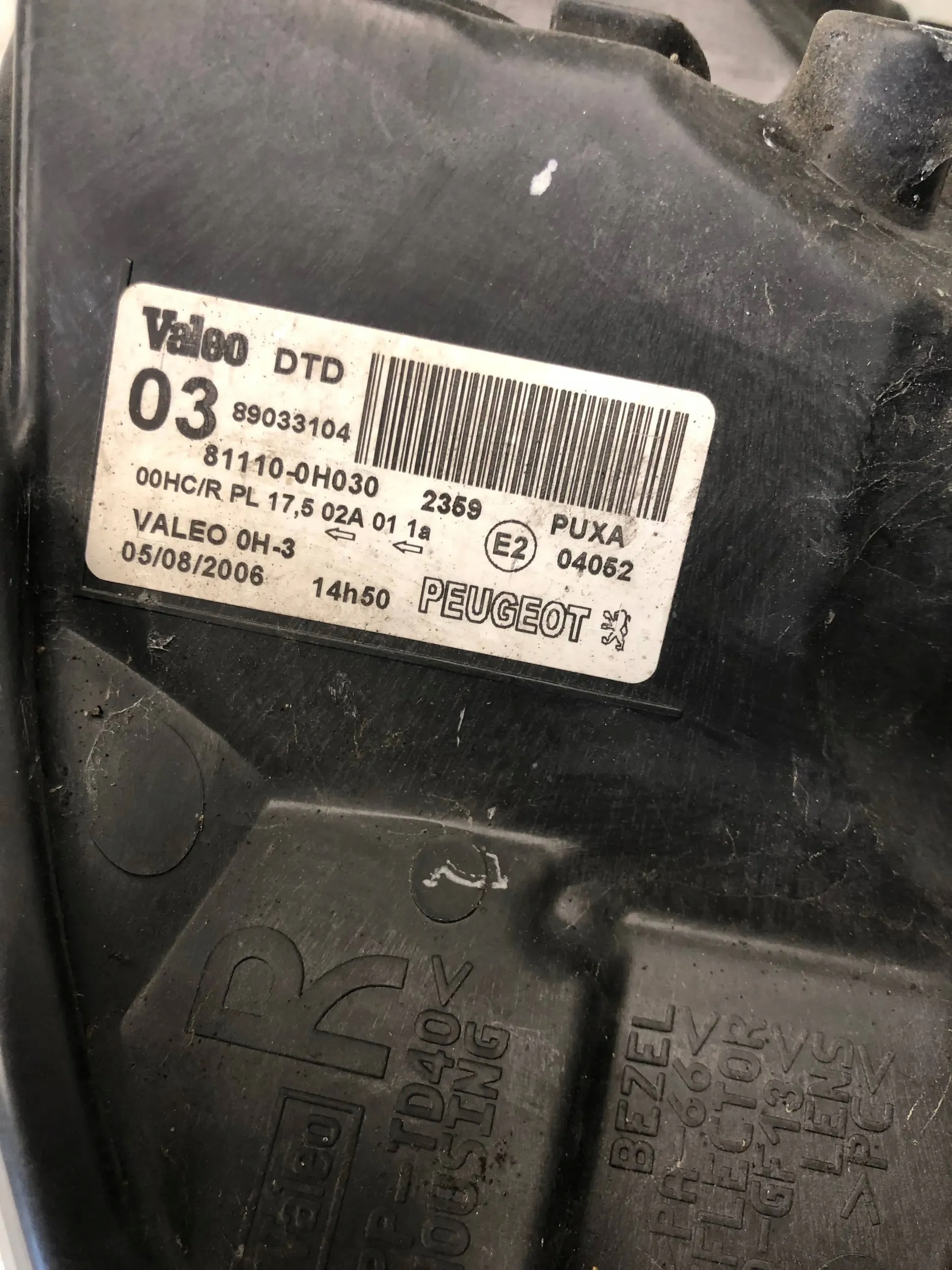 light right front PEUGEOT 107 81110-0H030