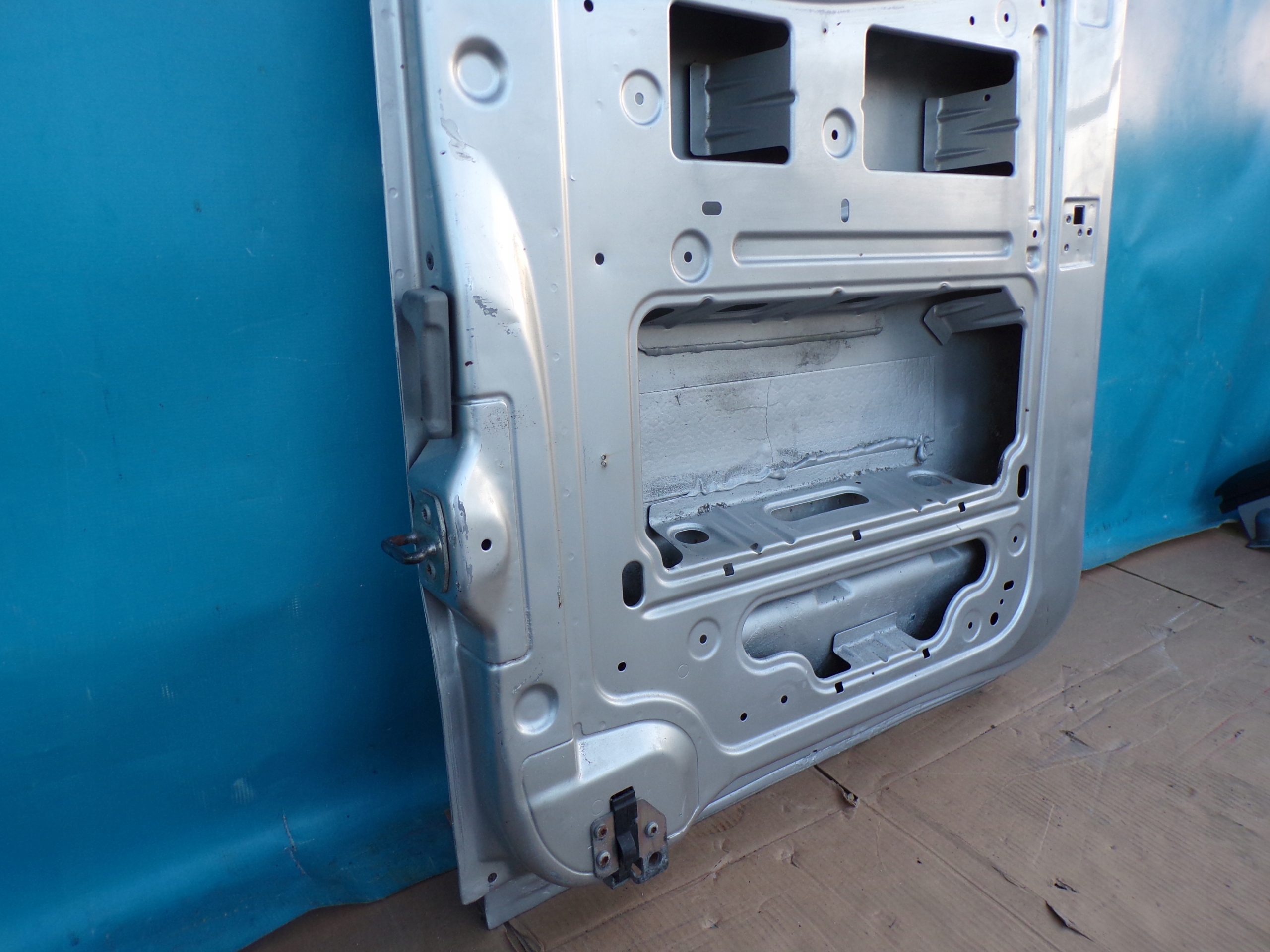 Sprinter 906 VW Crafter 2006- Tür heck links hinten links silberne 199 cm