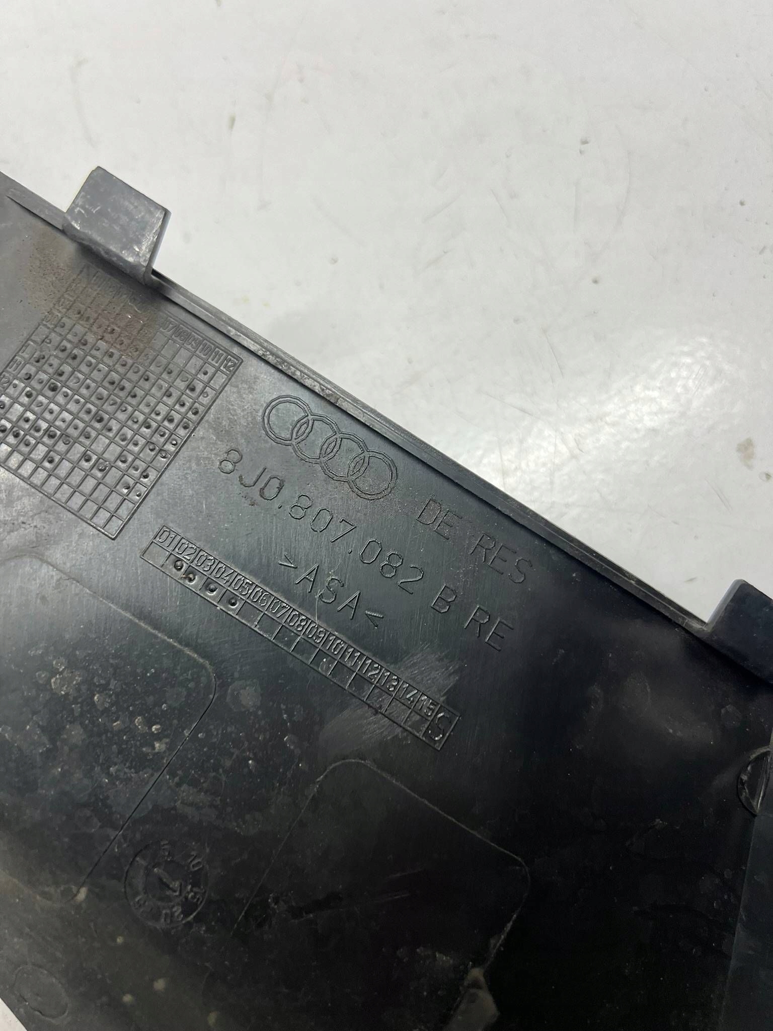 8J0 807 083 d элемент консоли Audi тт Mk2