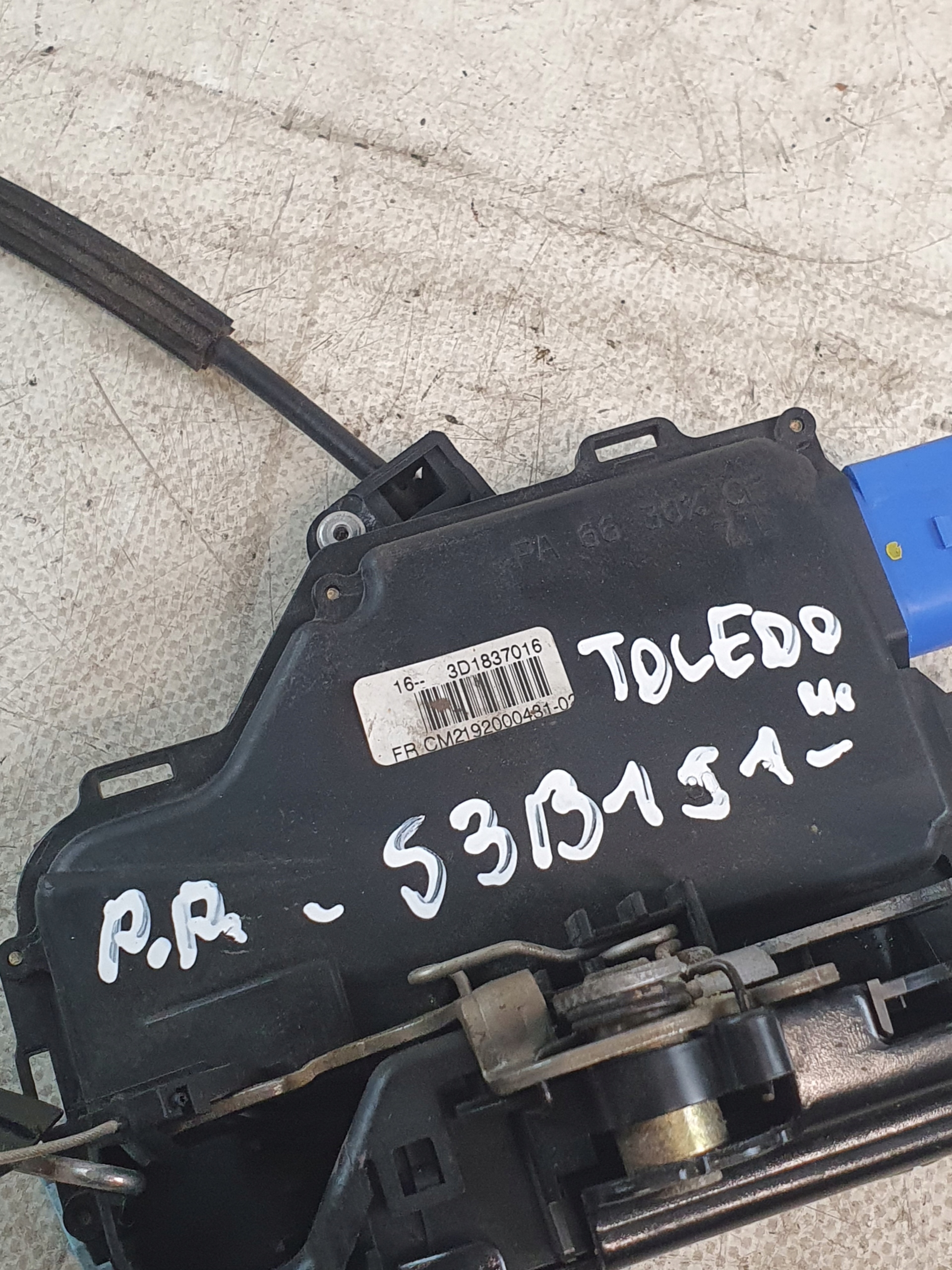lock door right front OE 3D1837016 SEAT TOLEDO III 05r.
