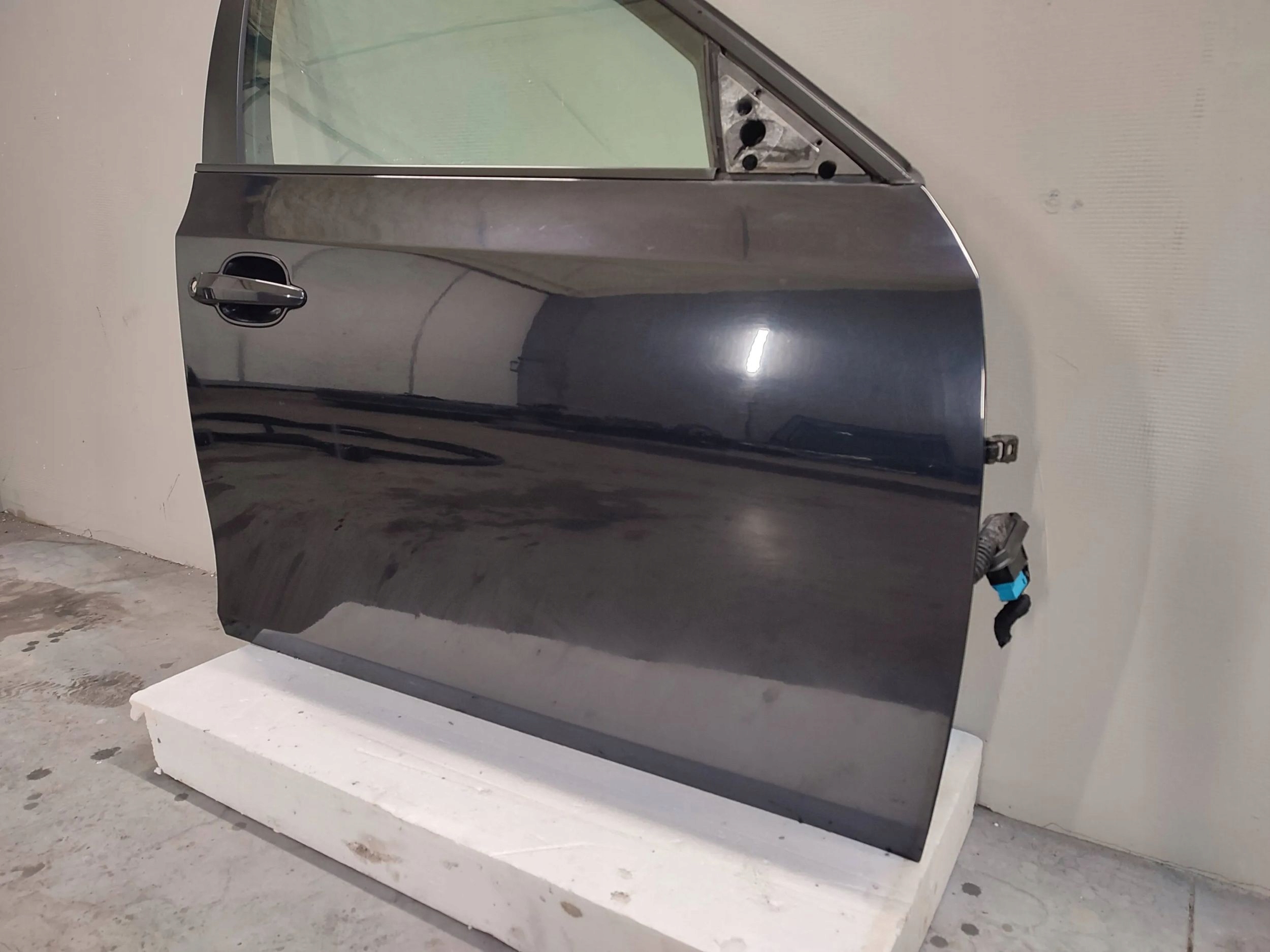 dveře pravý předek BMW 5 E60 E61 Carbonschwarz Metallic (416)