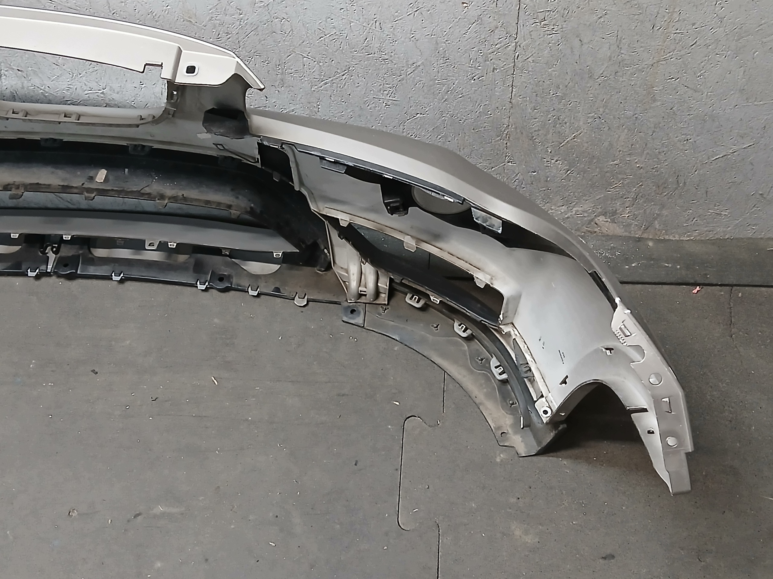 nárazník předek BMW X1 E84 LIFT 12-15 LCI