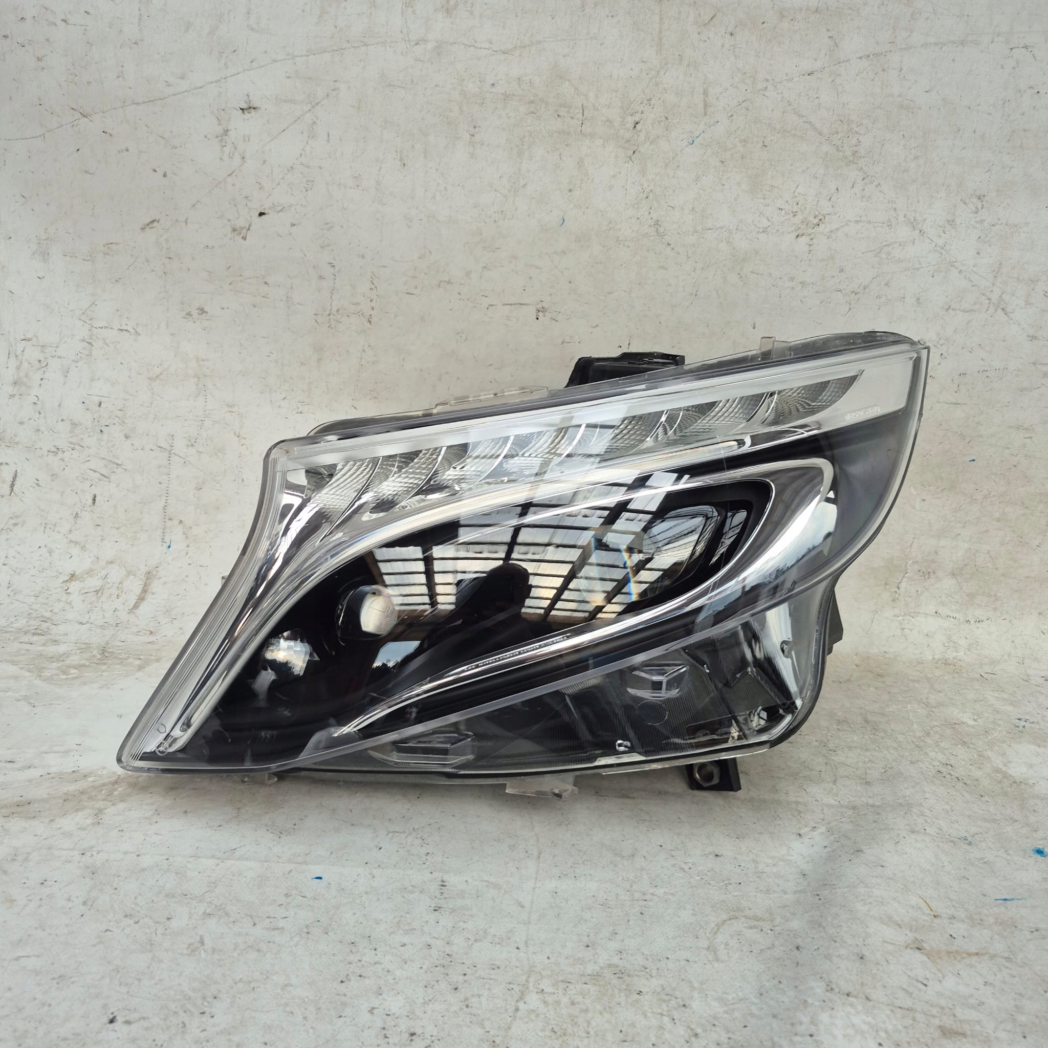 MERCEDES VITO V-KLASA W447 light left front front FULL LED ILS