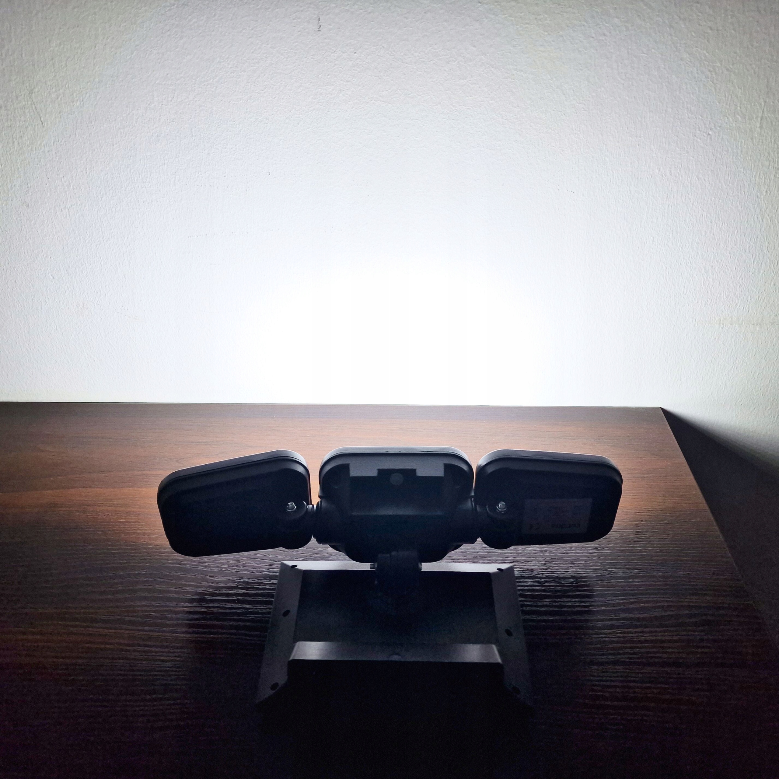 LAMPA SOLARNA Z CZUJNIKIEM RUCHU MOCNA PANEL SOLARNY 74LED IP65 ŚWIECENIA Długość 280 mm