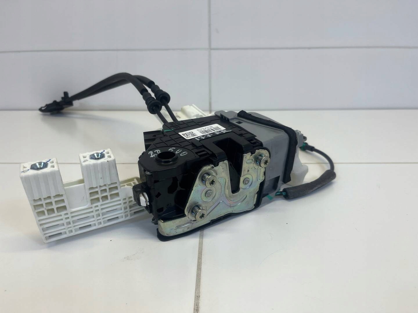 lock door front right side Hyundai Tucson 3 facelift 2019 81320D7500
