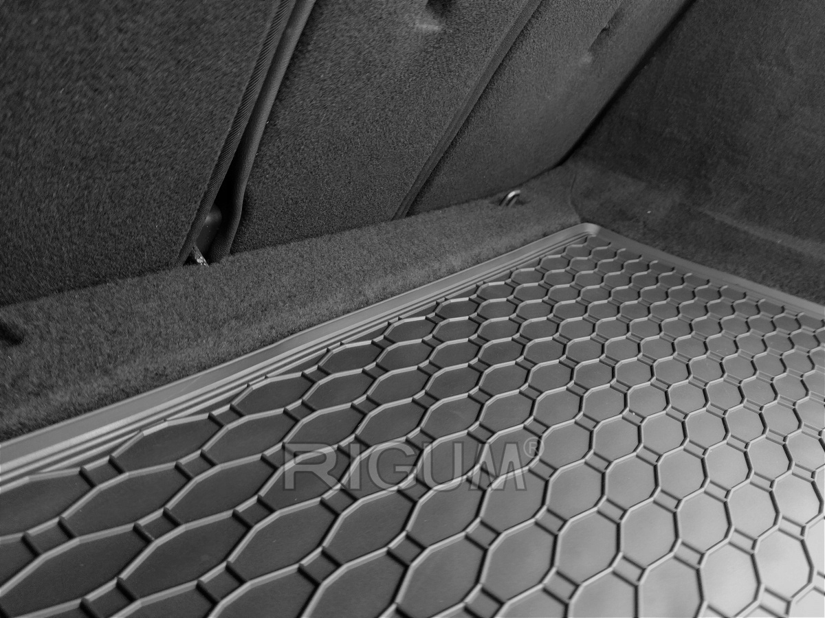 Opel Insignia B Sedan 2017- Dywanik wkład do bagażnika Producent Max-Dywanik