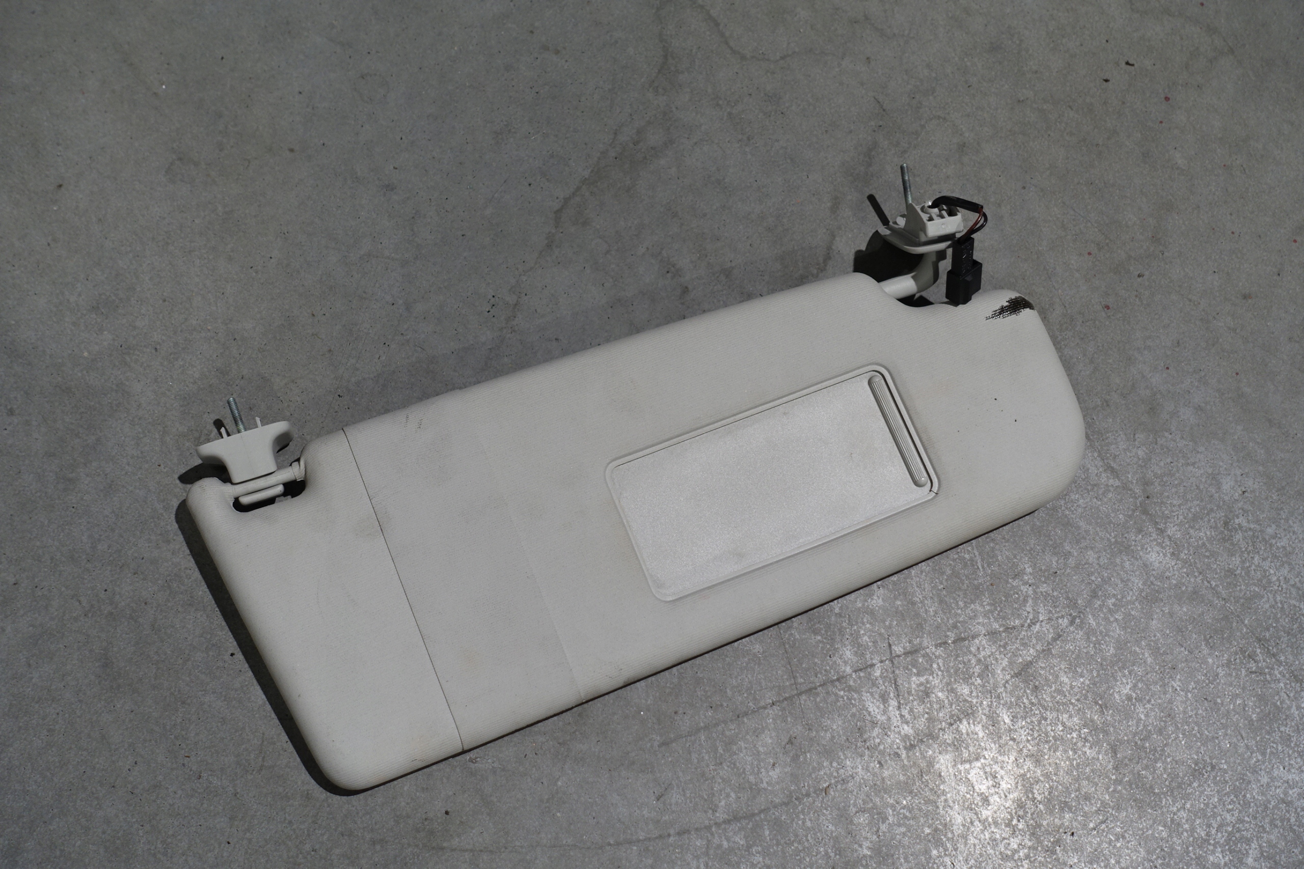 солнцезащитный козырек vw Golf V 1K0857552