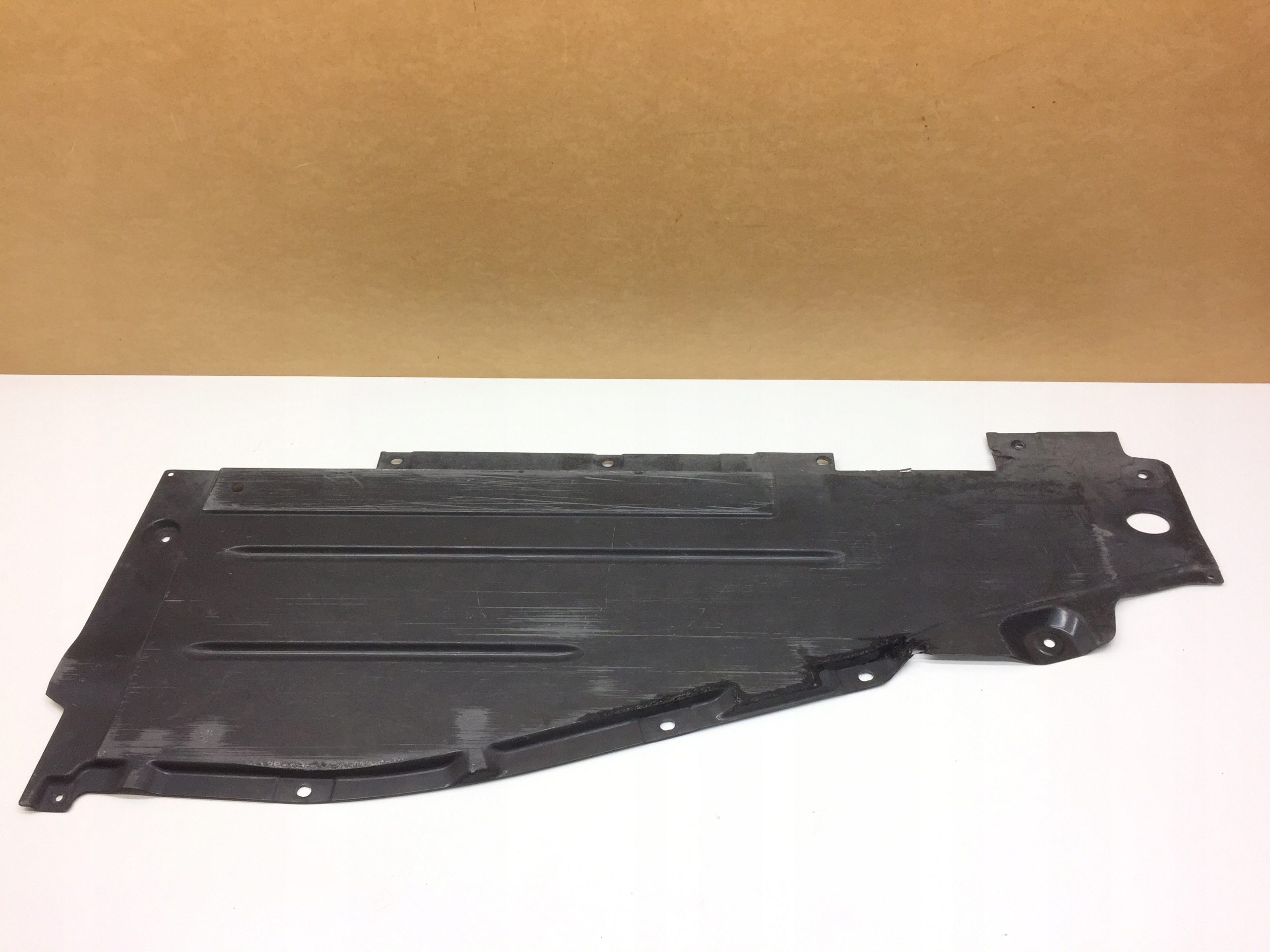 081176900 - FERRARI CALIFORNIA КРИШКА ПІДЛОГИ ПРАВІ ПЛАСТИНИ