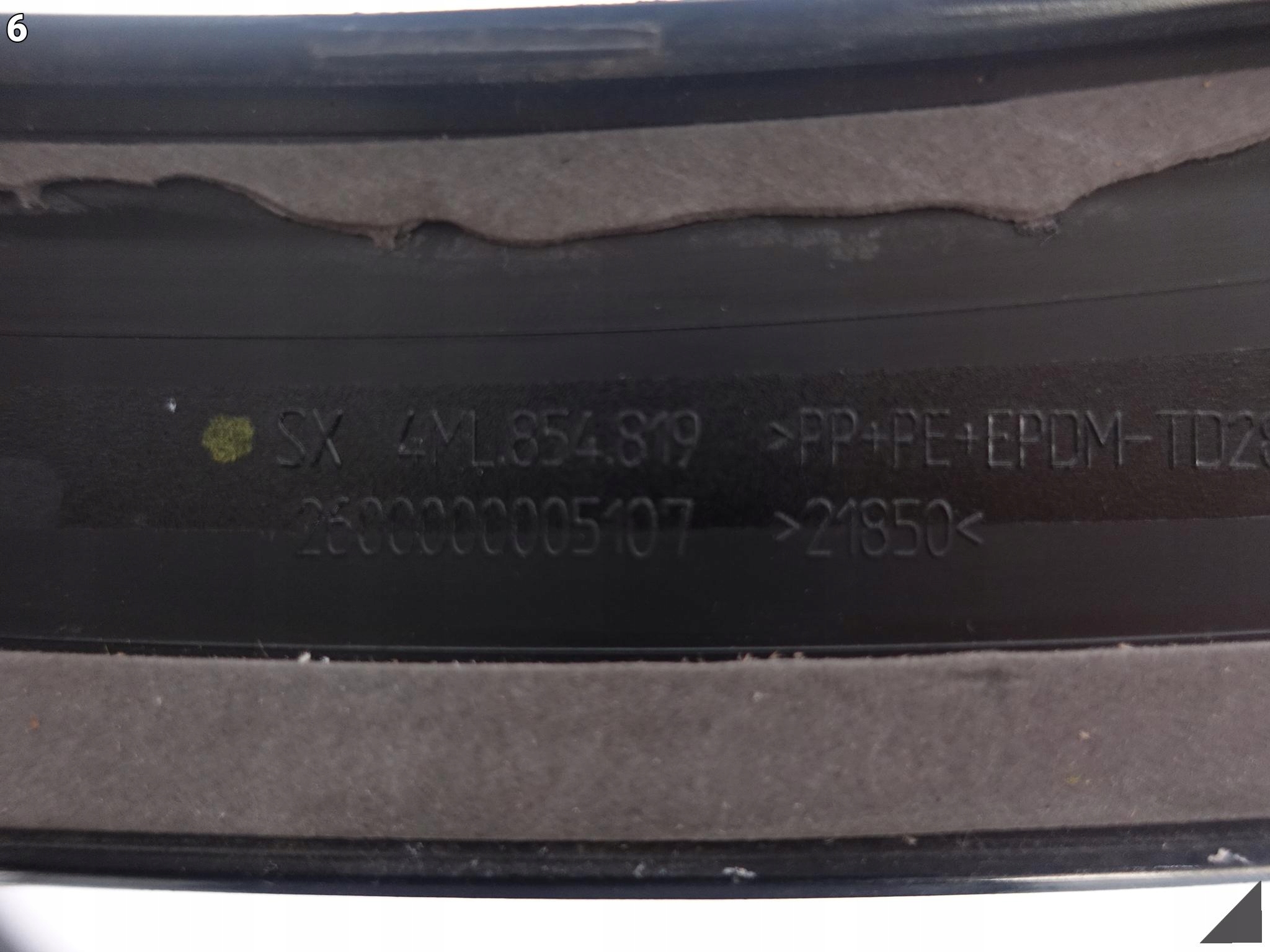 LAMBORGHINI URUS 4ML cap moulding for door left rear part 4ML854819