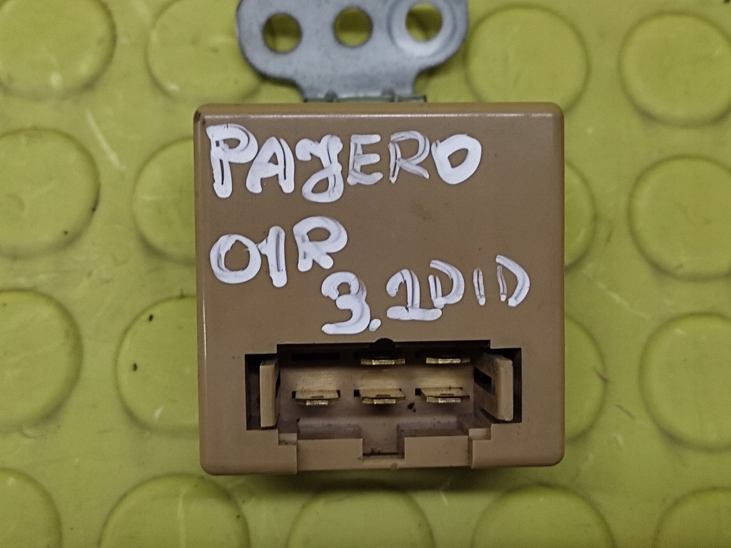MITSUBISHI PAJERO 3 3.2 DID relay MD369969