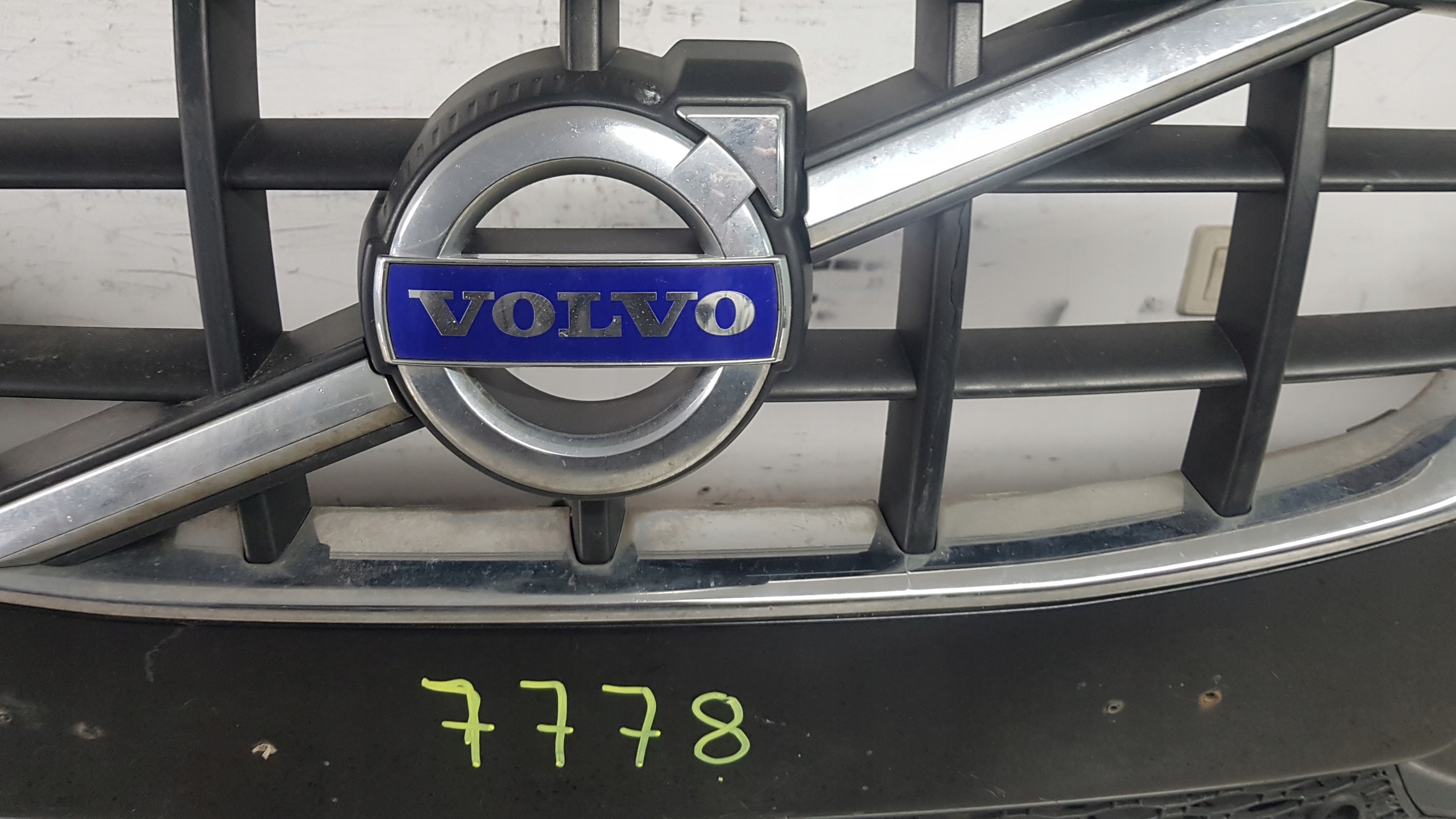 VOLVO XC70 XC 70 LIFT 2007 - bumper front 7778