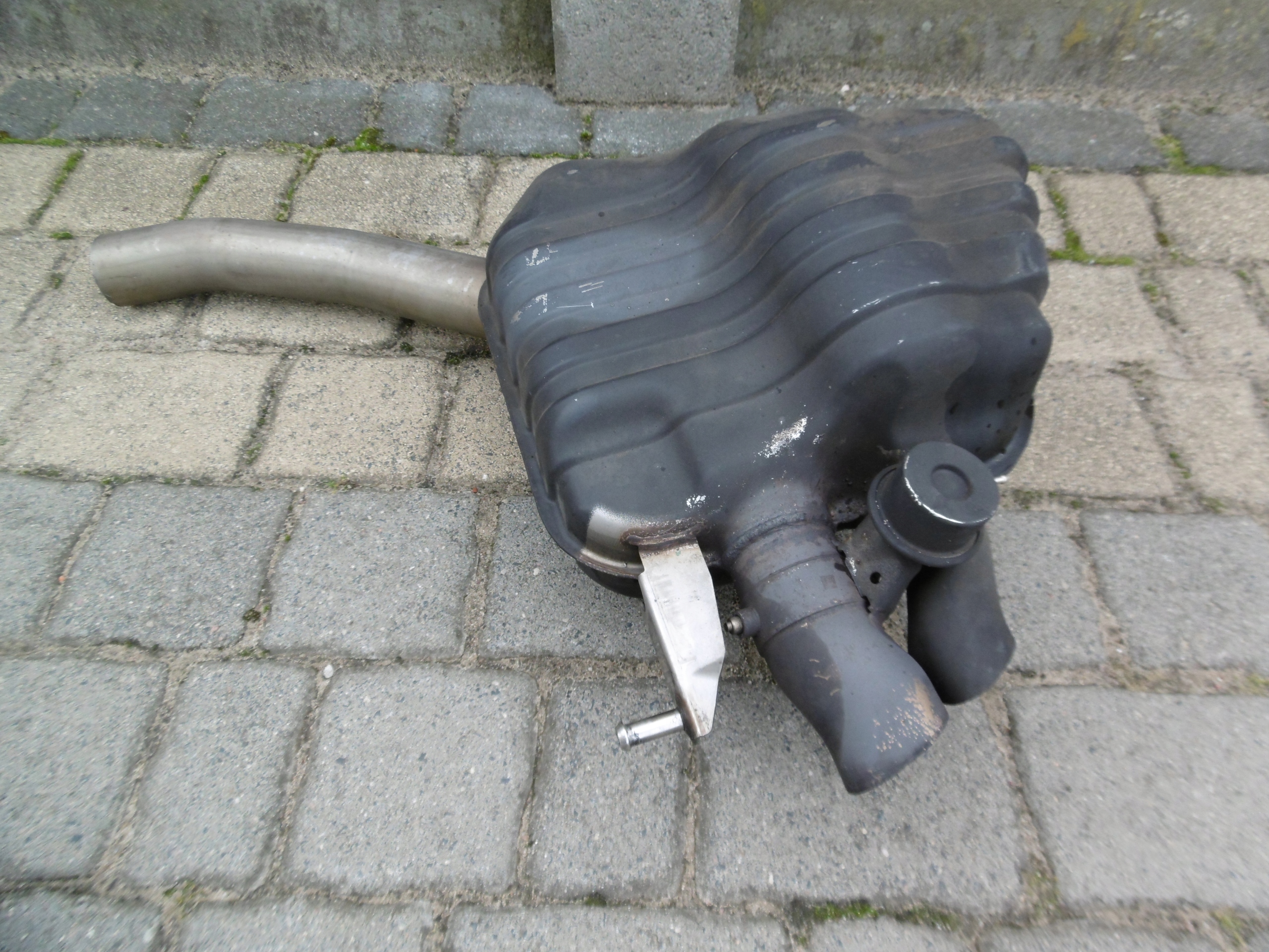 8T0253612 - AUDI RS5 8T0-глушитель правый оригинал