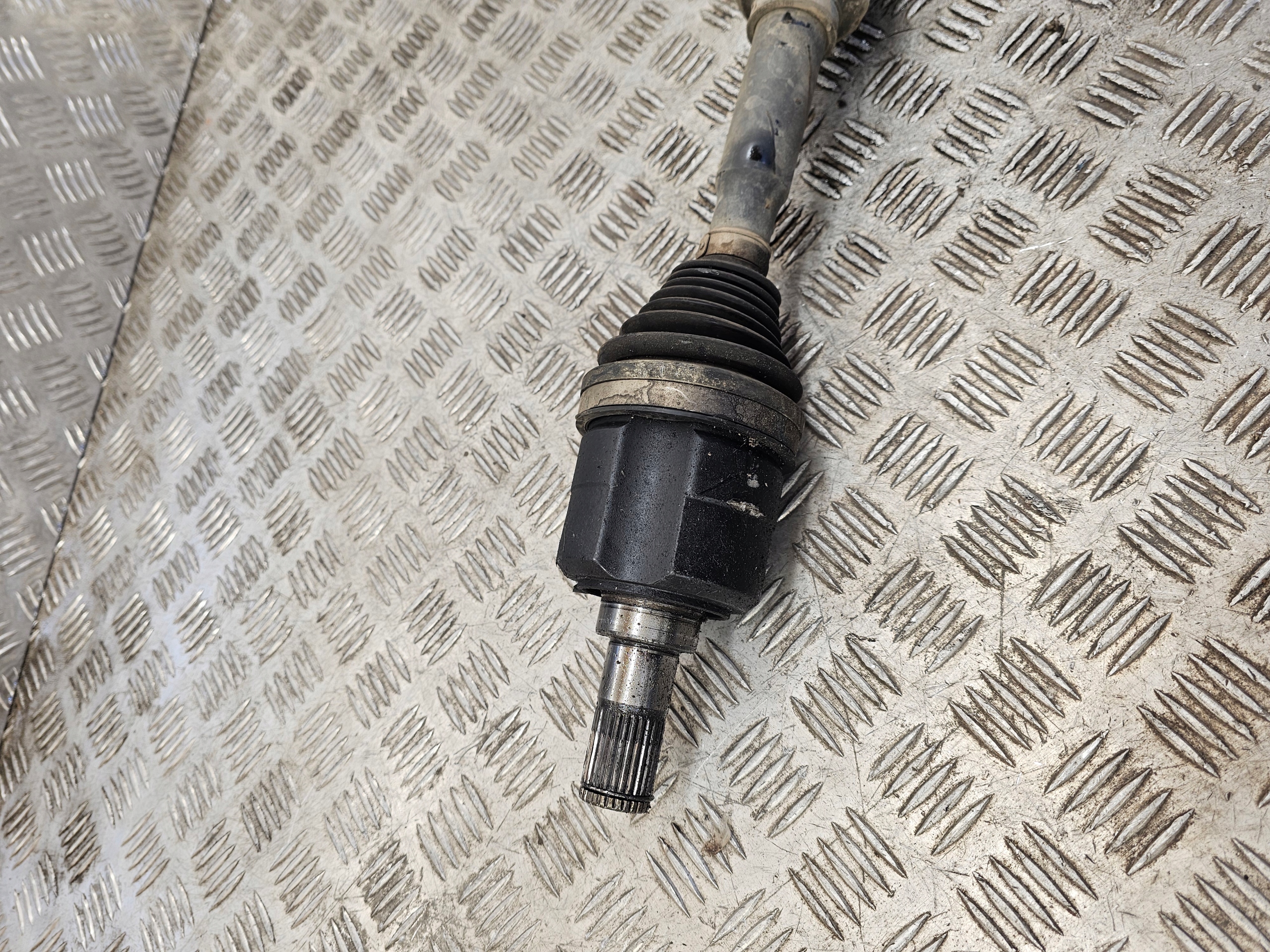 HYUNDAI IX35 semi-axis right joint Y930R Y930RNFDA571VB 1.7CRDI