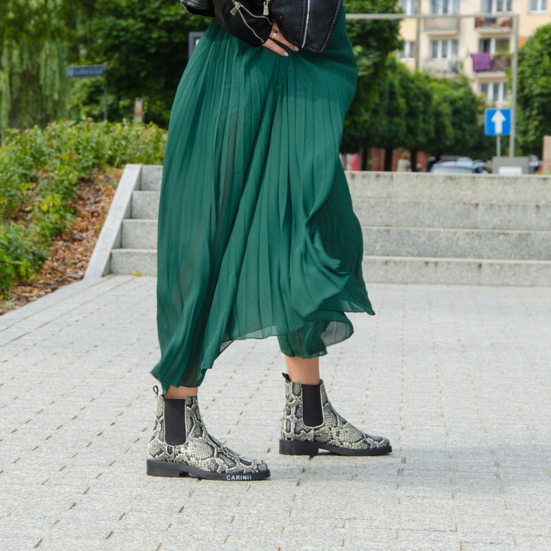 CARINII B5631 SZTYBLETY SKÓRA CZARNE BIAŁE WĄŻ Oryginalne opakowanie producenta pudełko