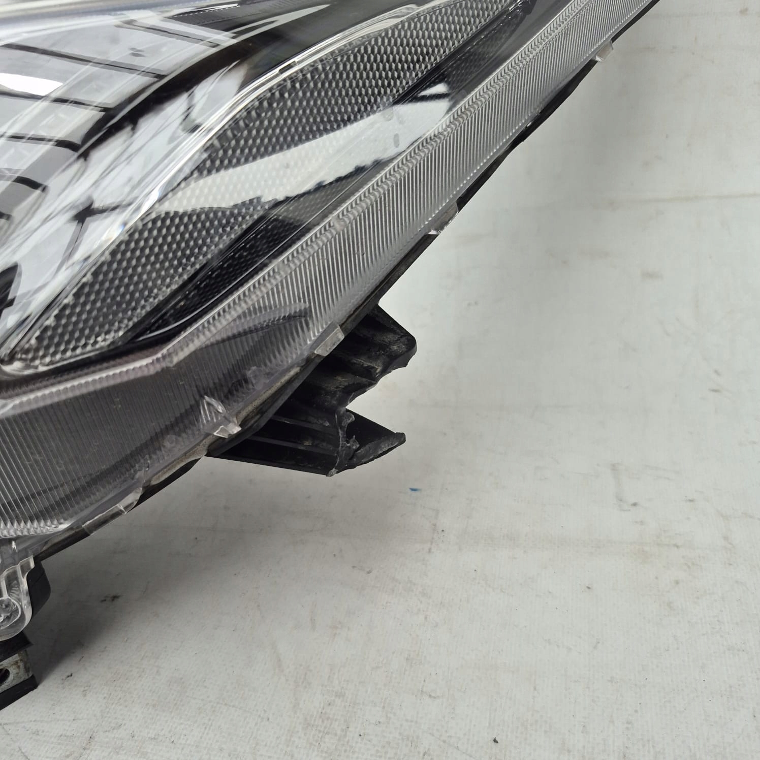 MITSUBISHI ECLIPSE CROSS 18- light left front front FULL LED
