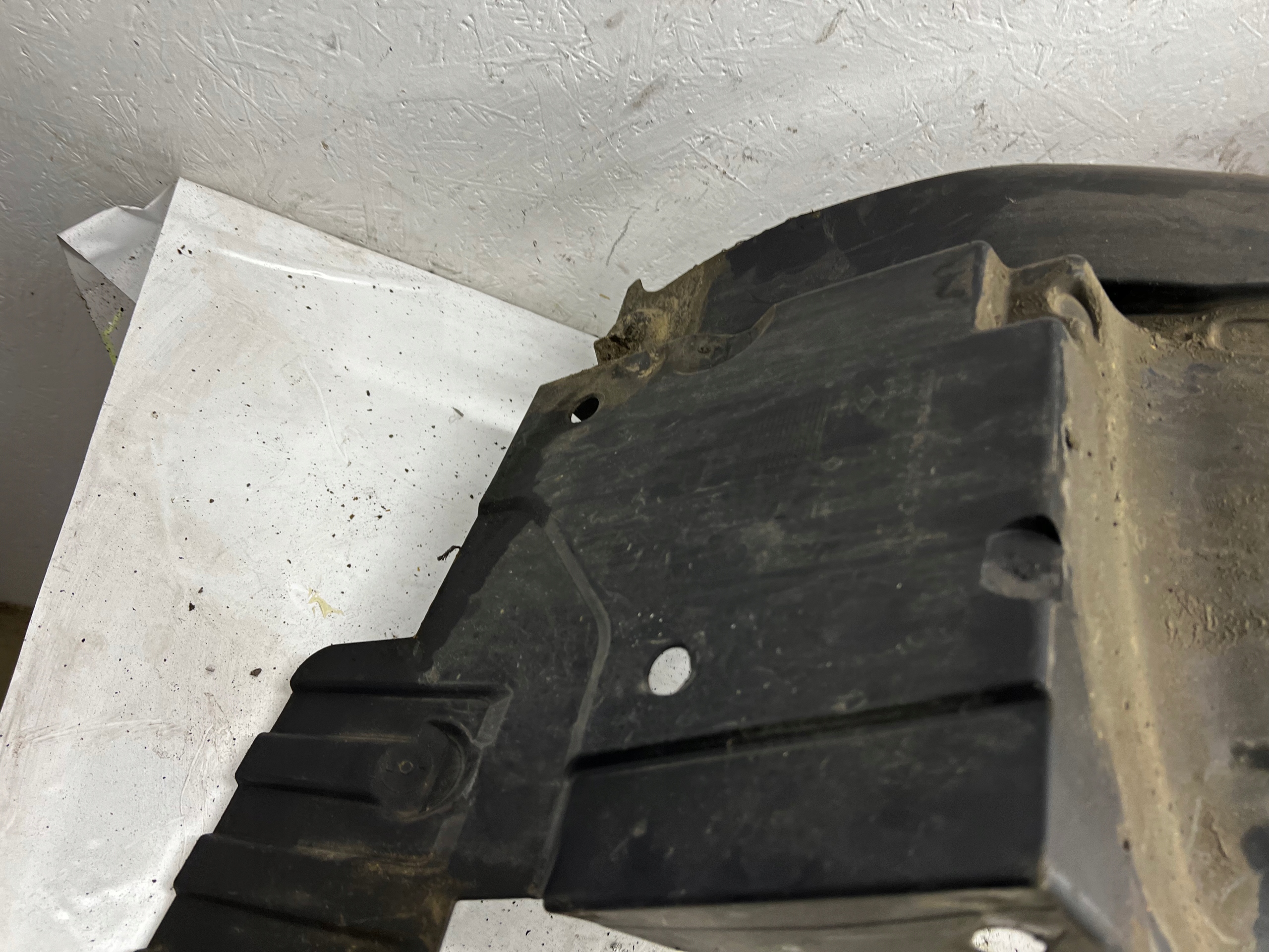 mudguard left front 93867897 93867899 - OPEL VIVARO B TRAFIC III TALENTO