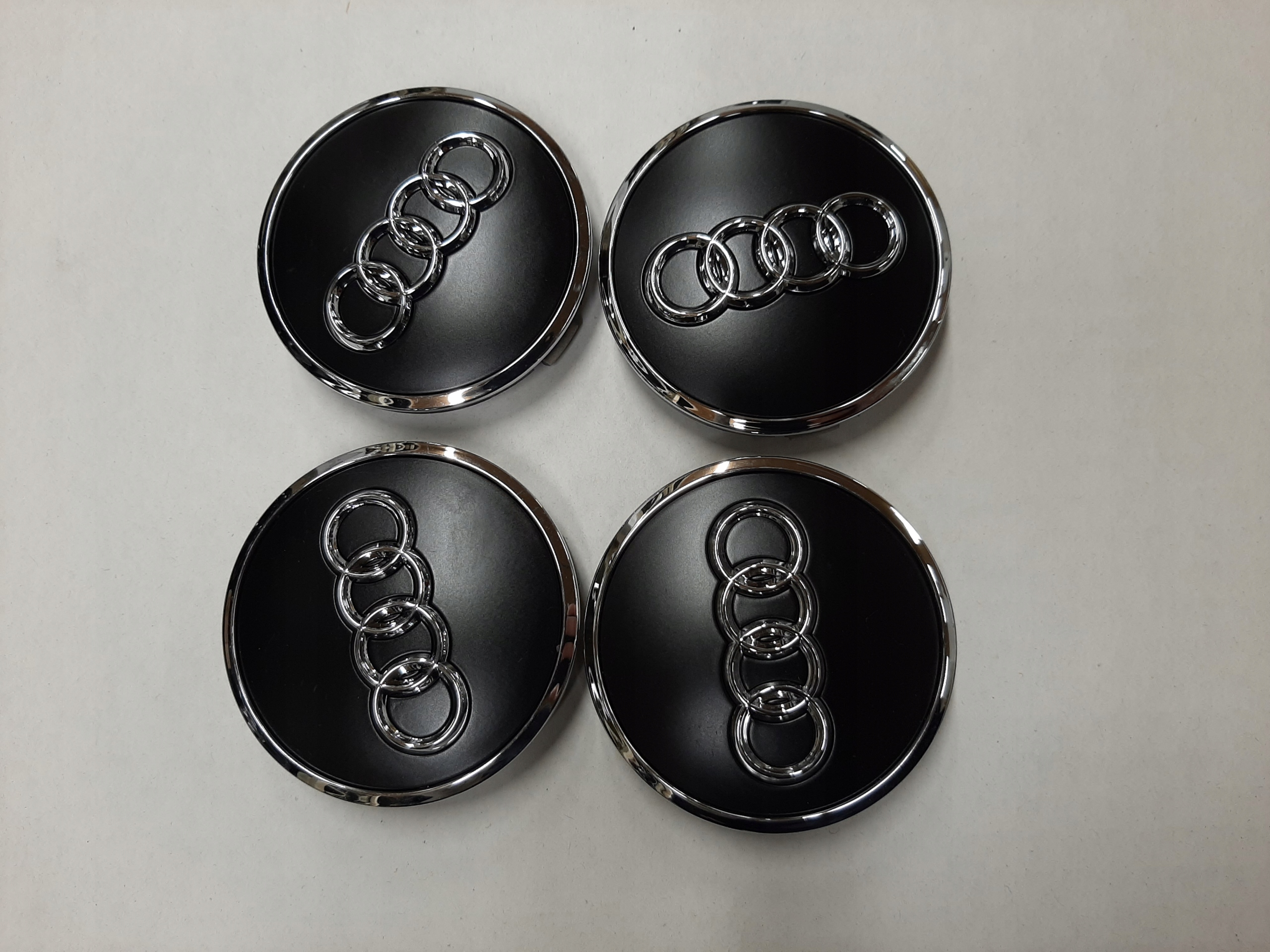 Капсулы AUDI A3 A4 8W0601170B черный матовый