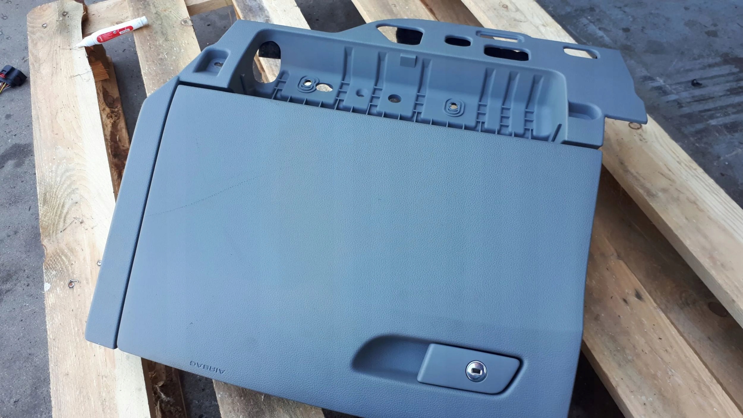 A5 8W Handschuhfach des Beifahrers 8W1880302 8W1880302BA4