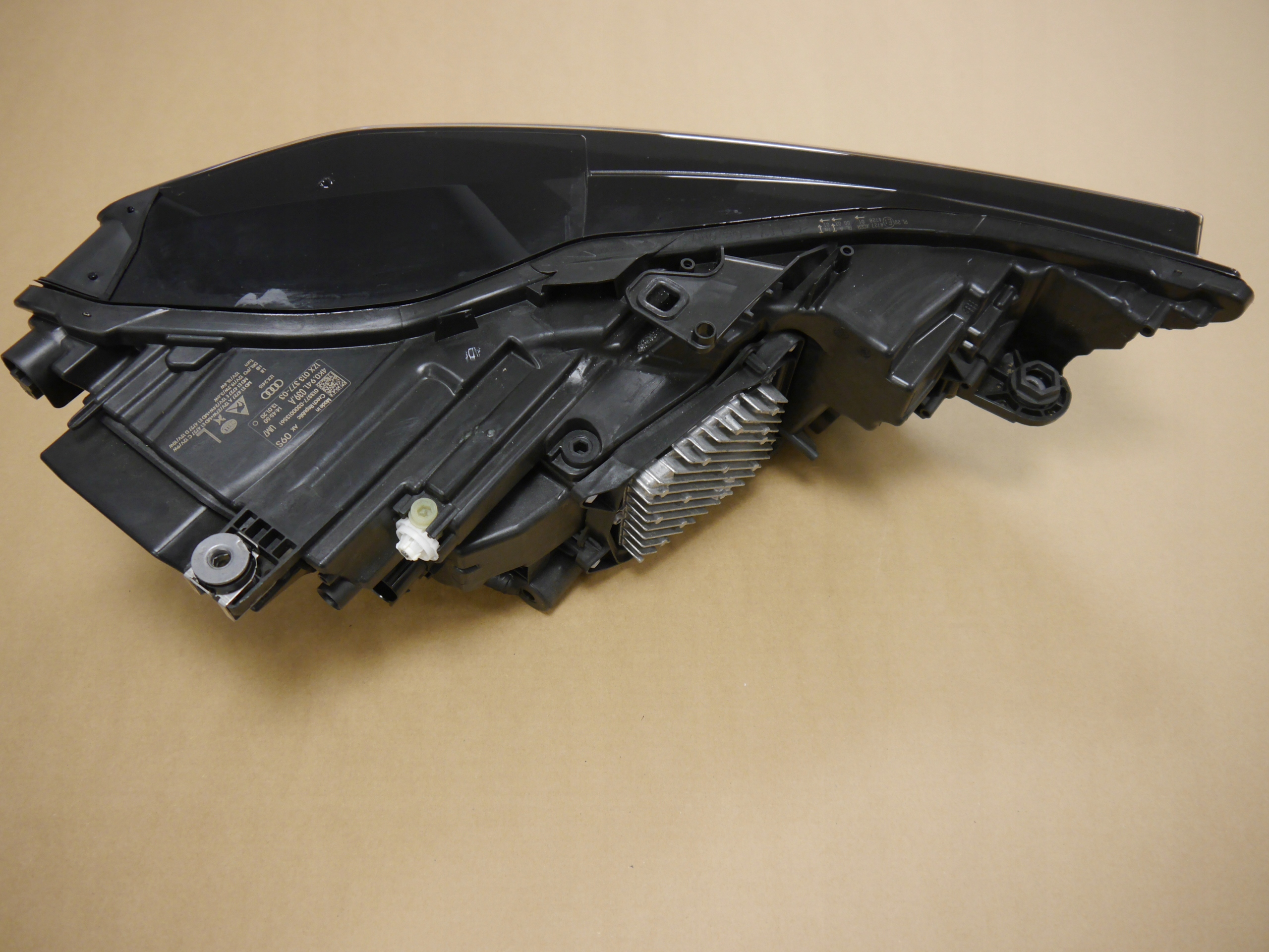 AUDI A6 C8 LAMPA FULL LED 4K0941039A Strona zabudowy lewa
