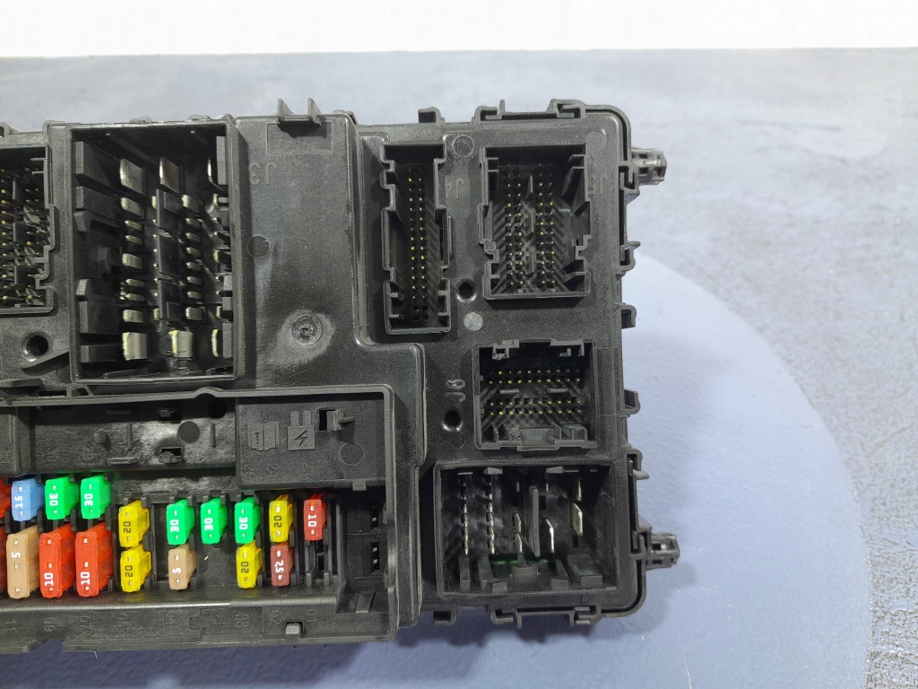 FORD MONDEO MK5 2.0 HYBRID SKRZYNKA BEZPIECZNIKÓW MODUŁ BCM JU5T-15604-BFM Numer katalogowy części JU5T-15604-BFM