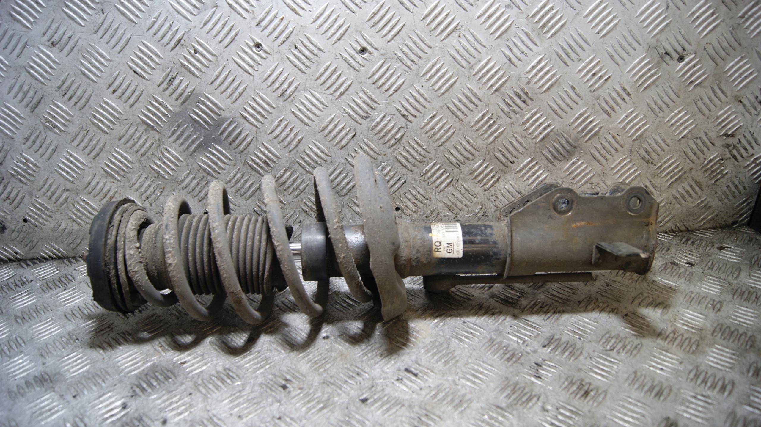 MCPERSON left front front OPEL INSIGNIA 13245976