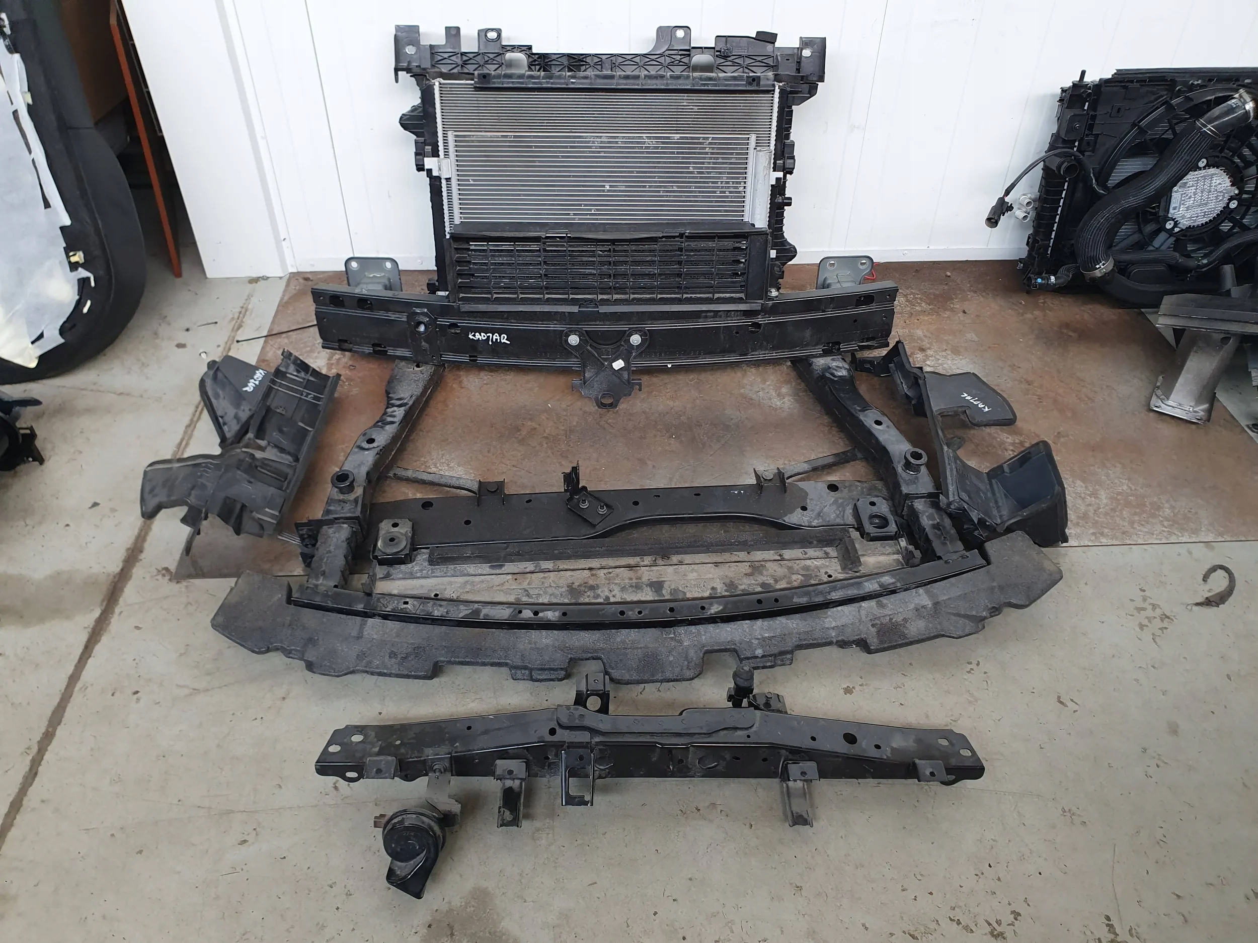 Renault Kadjar 19-22 1.5 DCI Pas przedni chłodnice