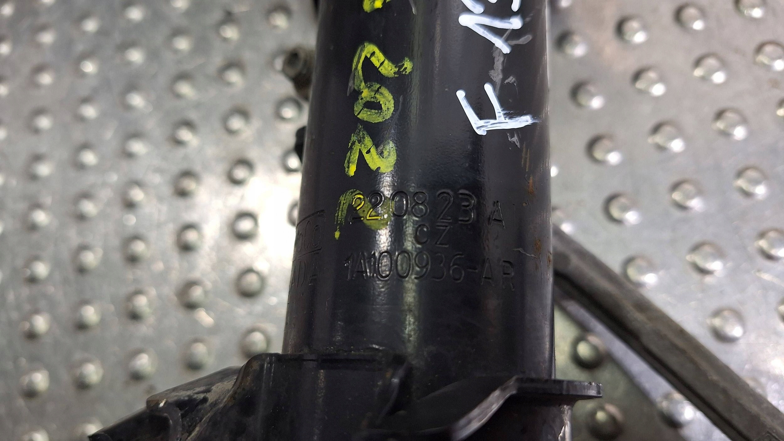 shock absorber right front L1TC-18045-MD FORD PUMA MK2