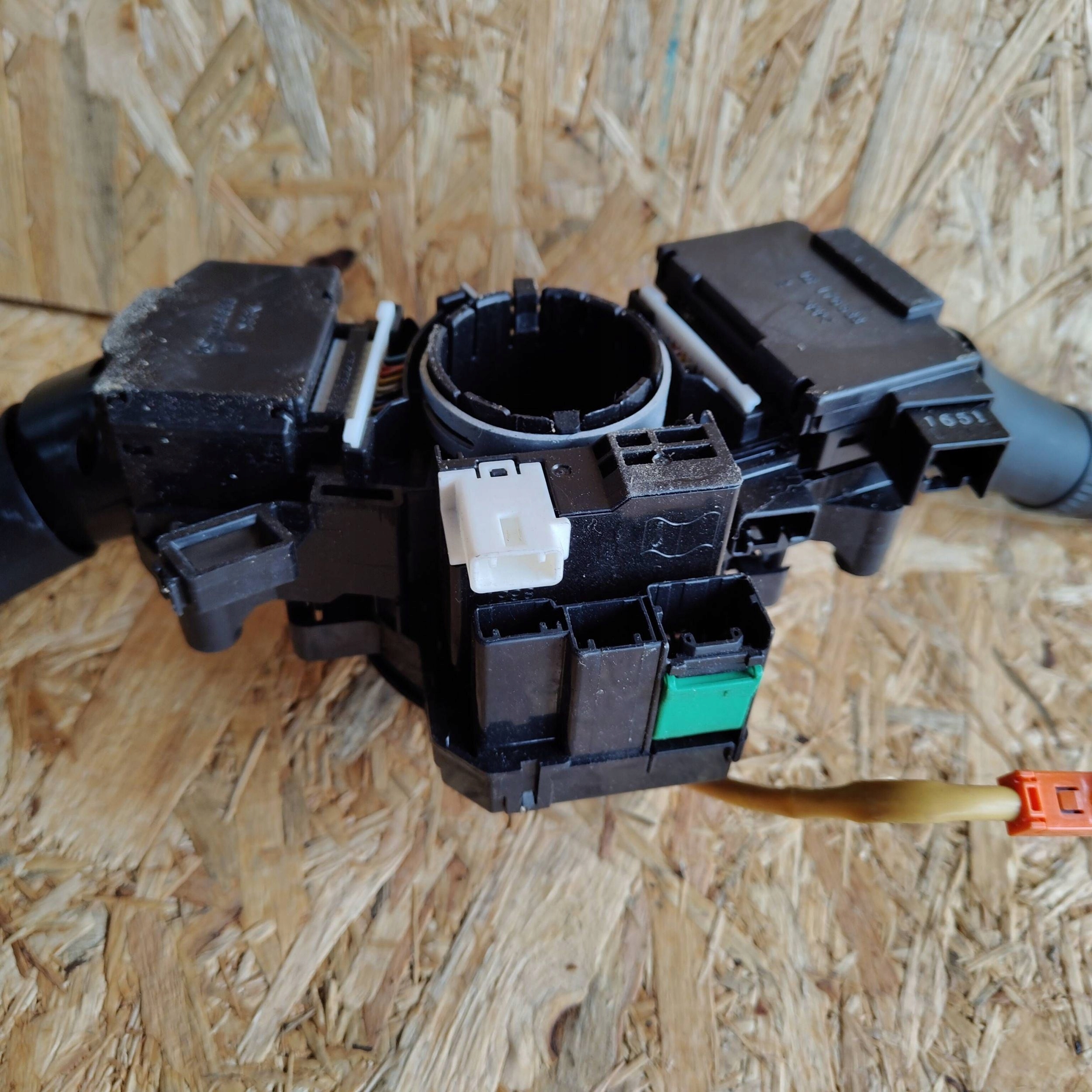 commande levier commodo sous volant Peugeot 4008 17H461