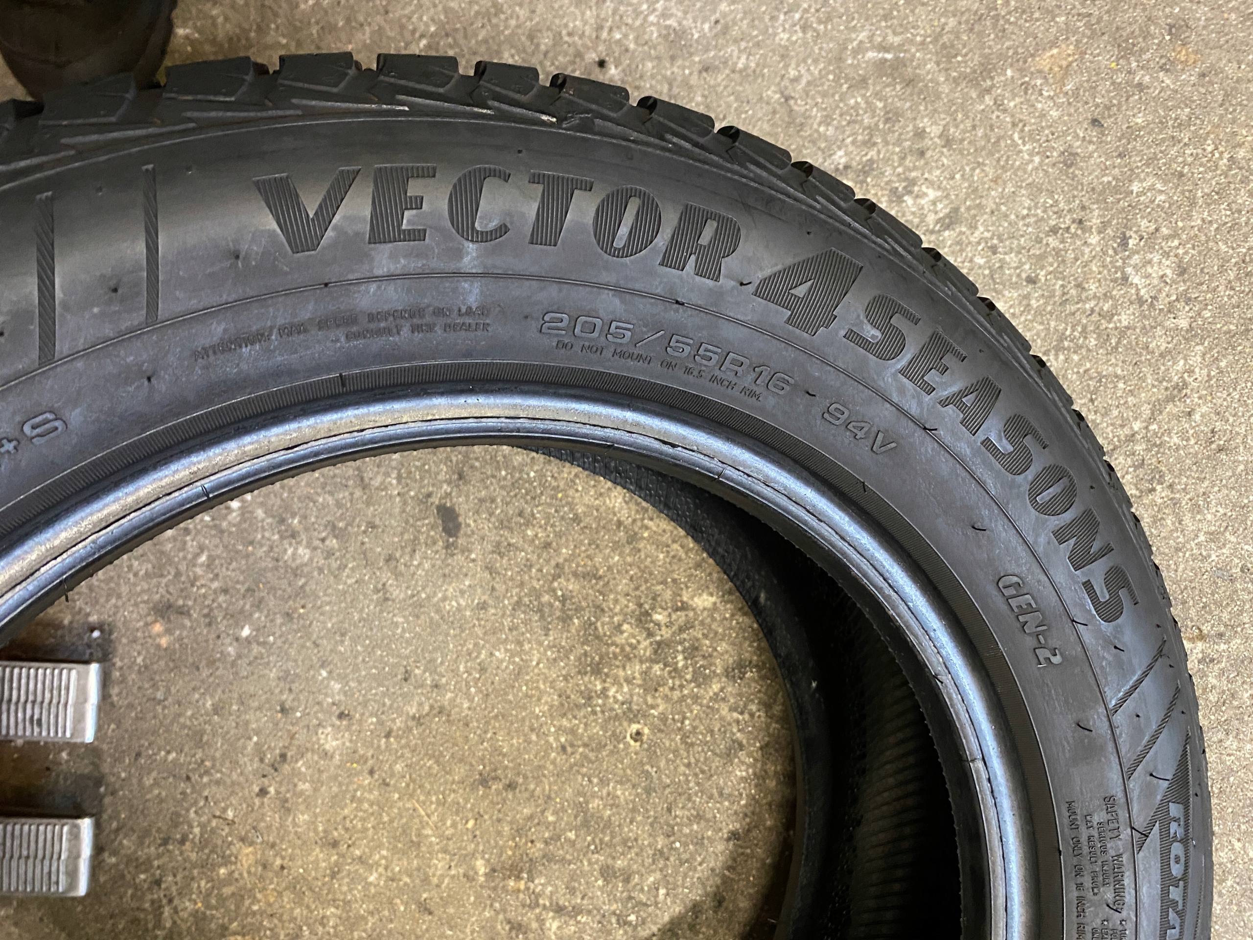 gomma caloroczna 205/55R16 Goodyear Vector 4Seasons G2 7mm