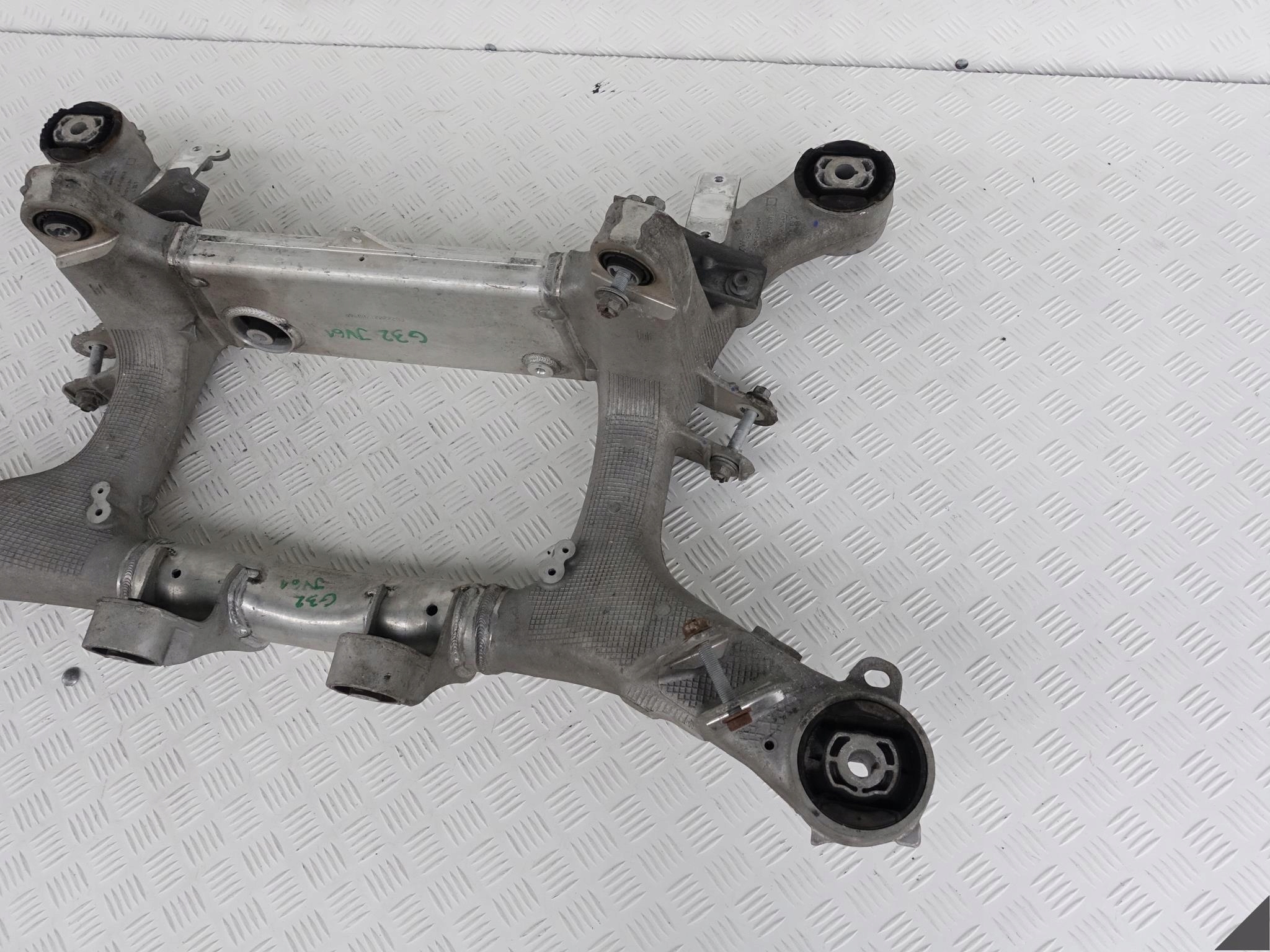 BMW 6 G32 GT 5 G31 TOURING subframe axle beam sider rear part