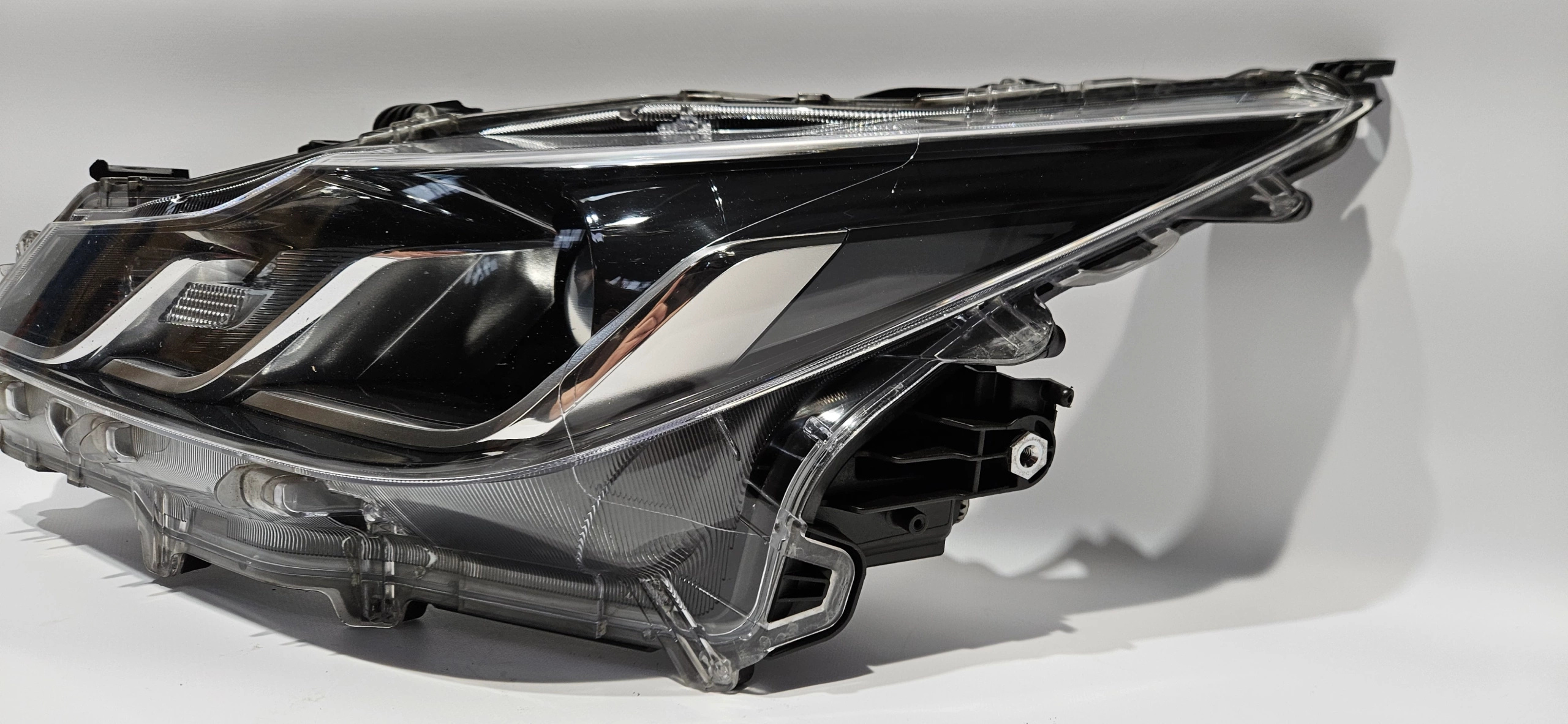 light left front lens TOYOTA COROLLA E21 sedan 19- original 81150-02T31