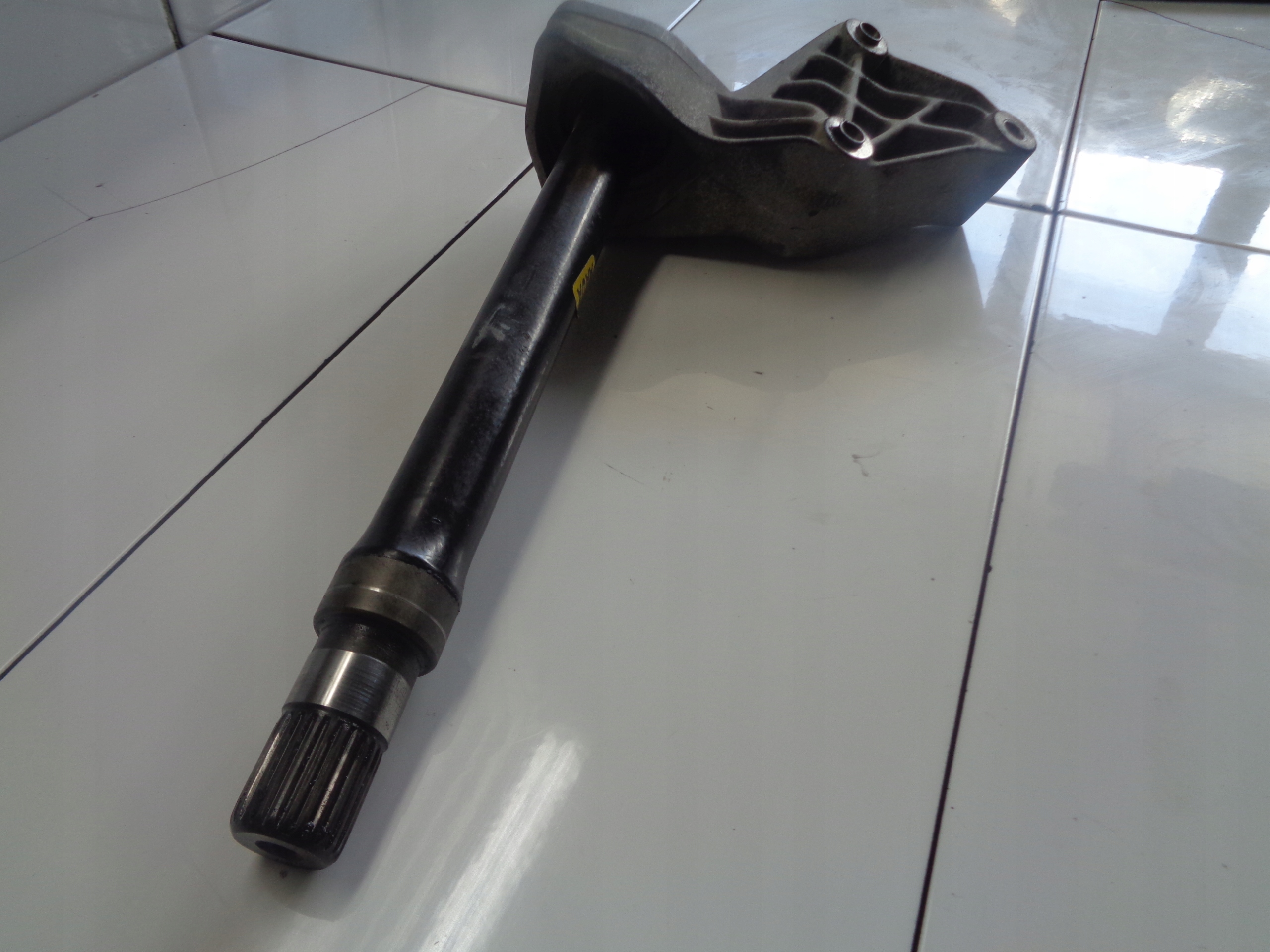 OPEL CORSA E 1.6T B16LER Demi axe Support 13182017