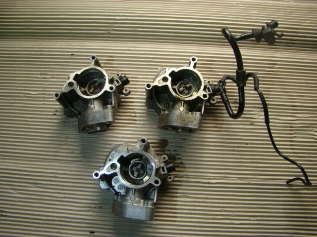 Audi OE 06L145100B насос вакуумный...