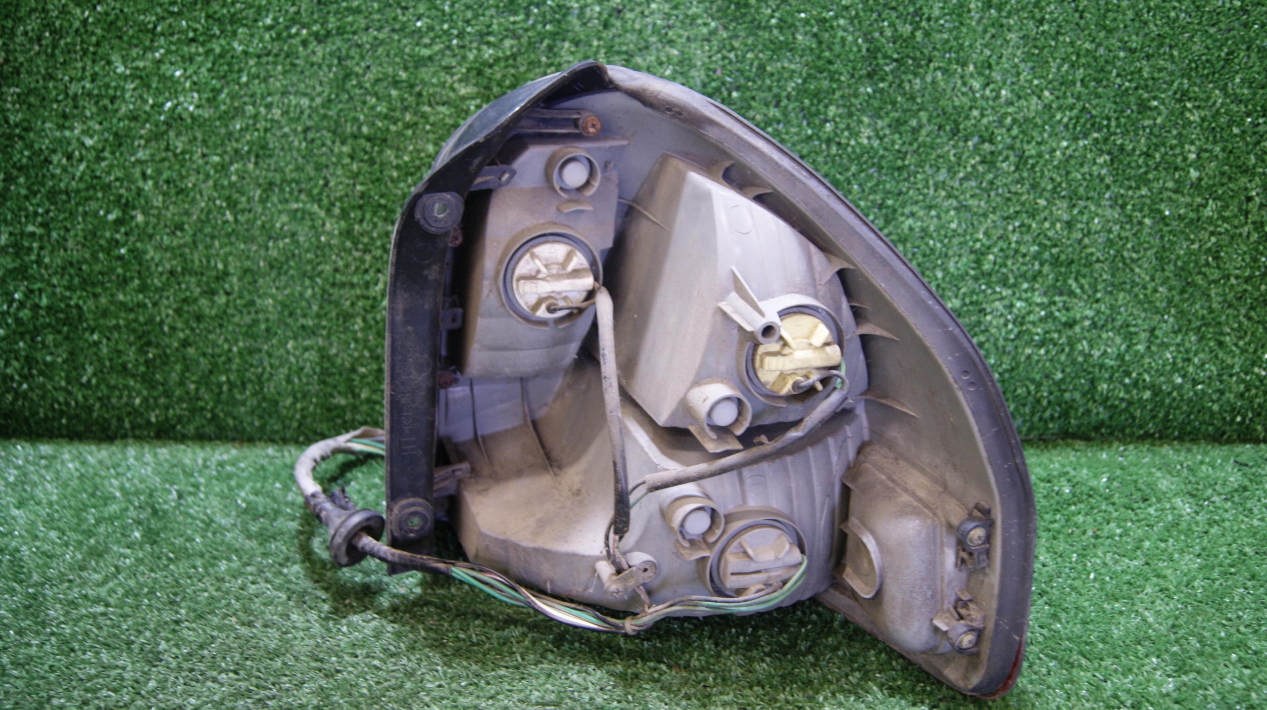light left rear HYUNDAI SANTA FE and 92401260