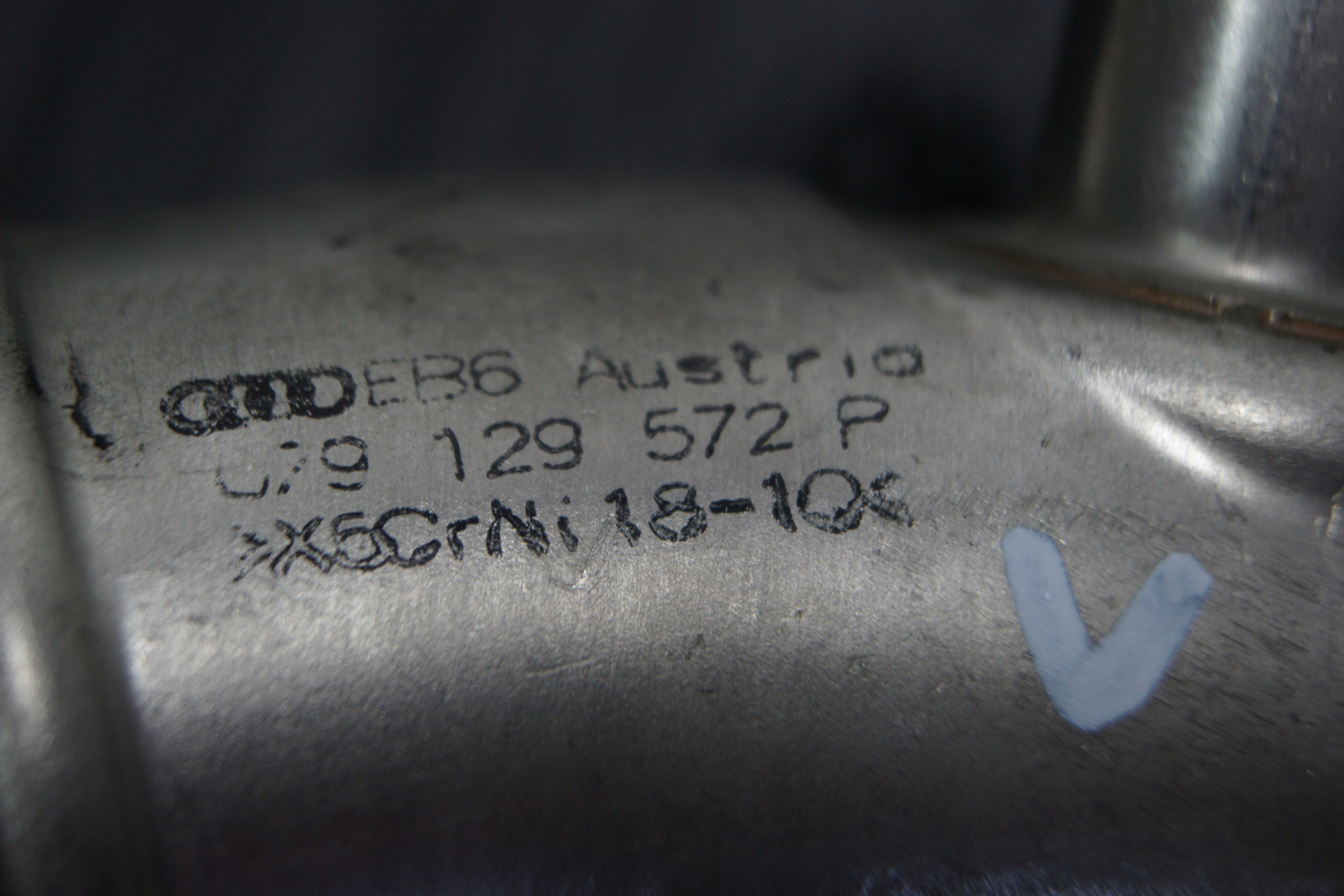 AUDI S8 4 0TFSI RURA PRZEWOD POWIETRZA 079129572P Part manufacturer Audi OE