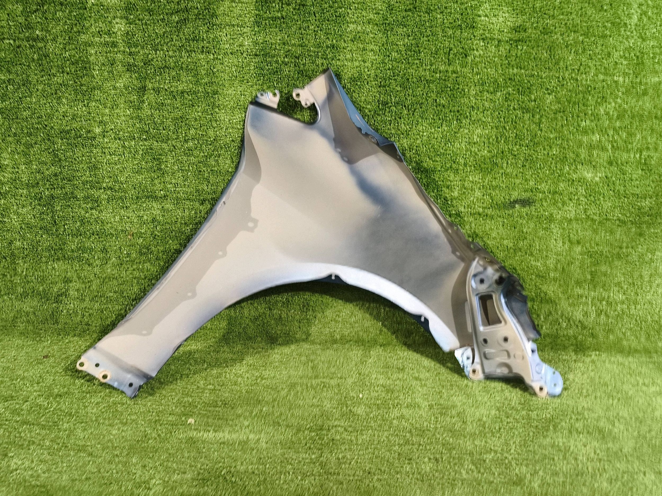 fender front left TOYOTA COROLLA E21 sedan NR.815