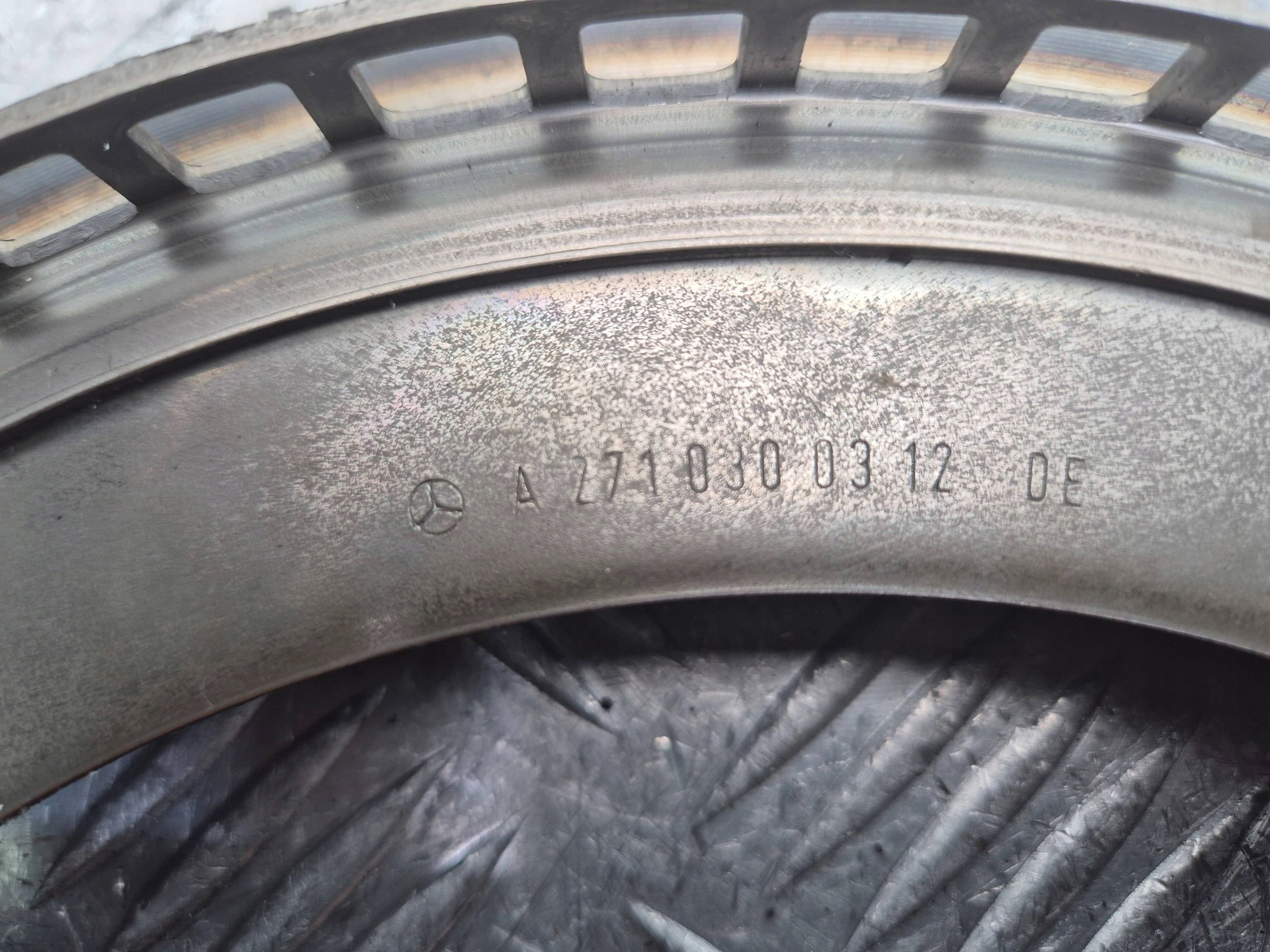 Mercedes E200 CGI W212 wheel flywheel A2710300312