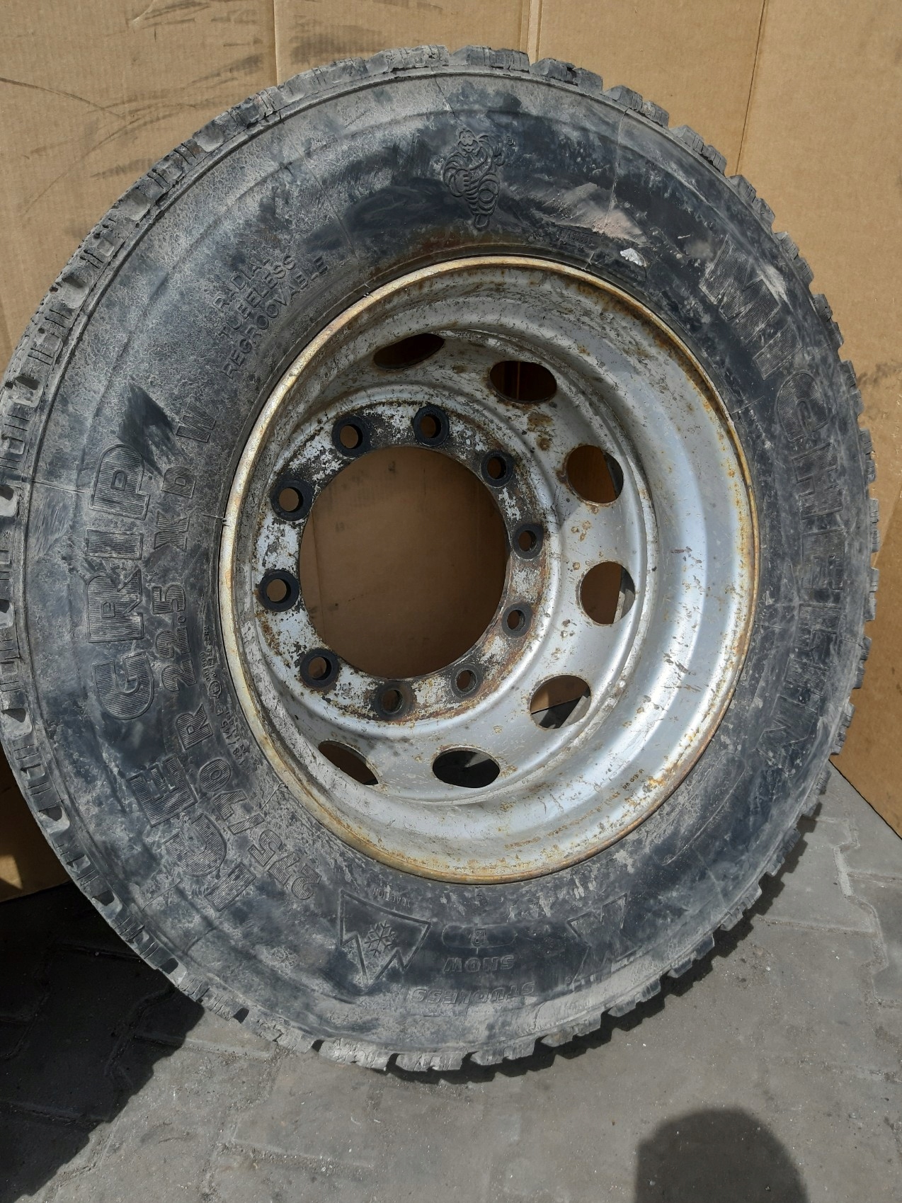 wheels tyres discs 2x MICHELIN X ICE GRIP 275/70 R22.5