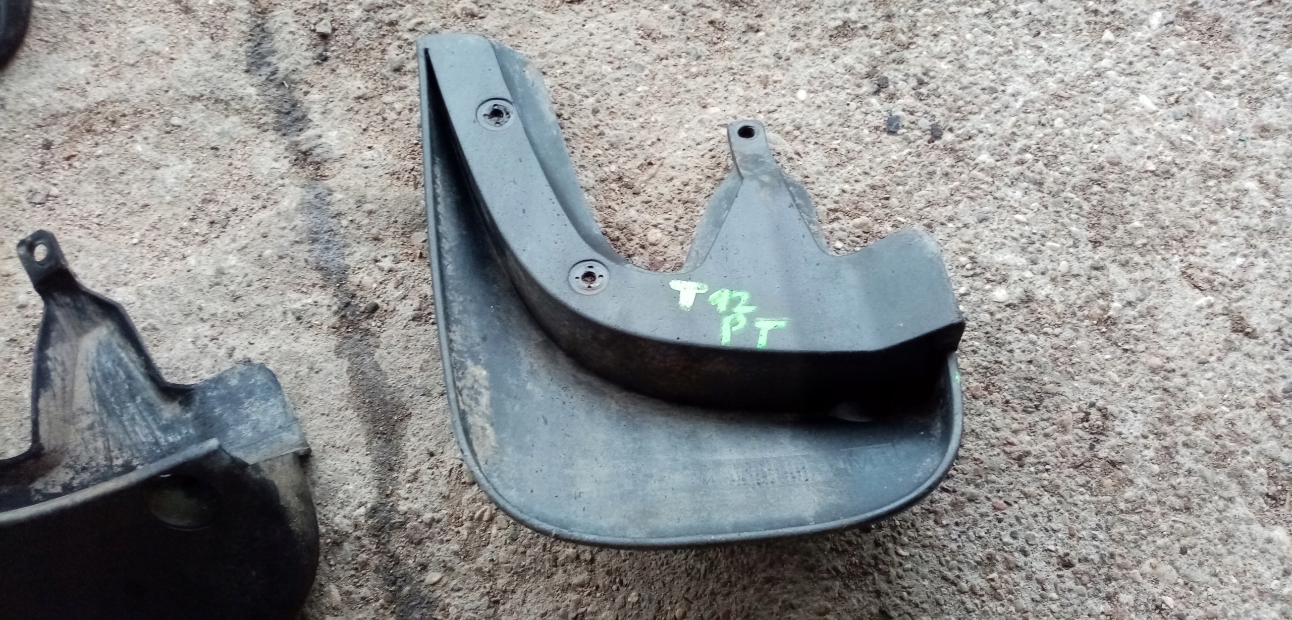 CHLAPACZE KOMPLET PRZÓD TYŁ HYUNDAI TUCSON WĄSKI Producent Hyundai OE