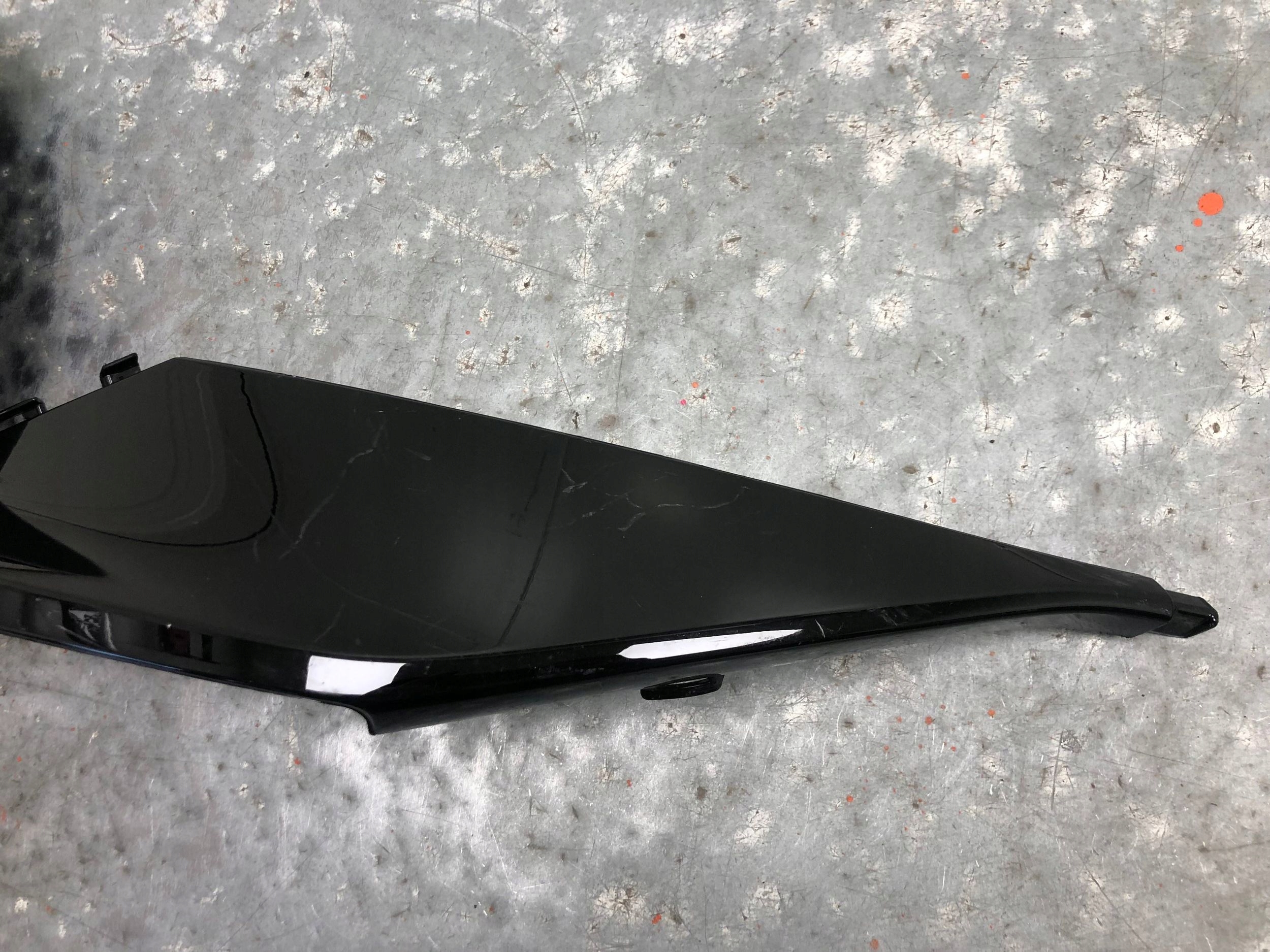 grid of a bumper right front S-LINE AUDI Q6 E-TRON 85H807968