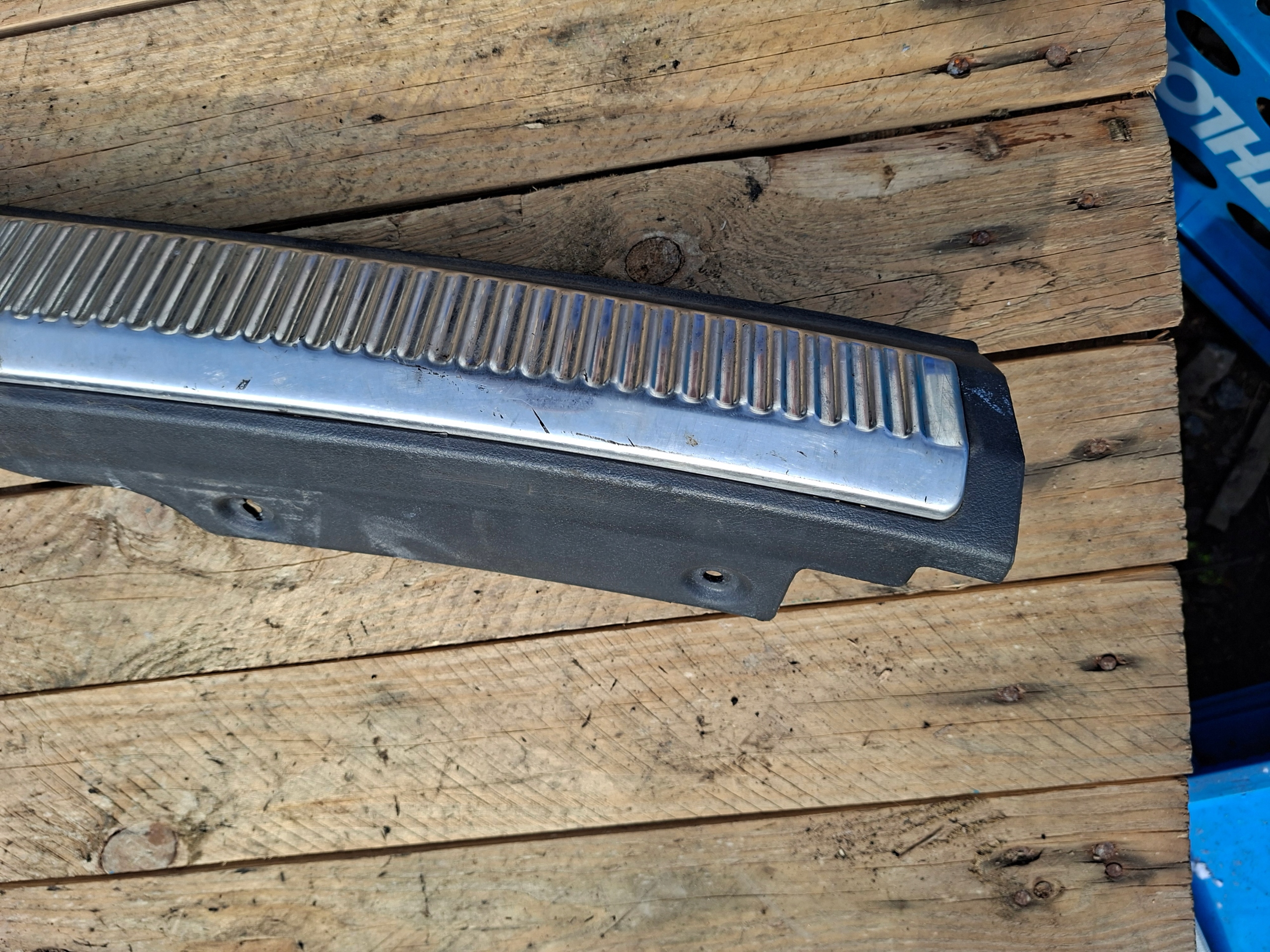 cover of the threshold boot AUDI A4 B6 B7 KOMBI 8E9864483C